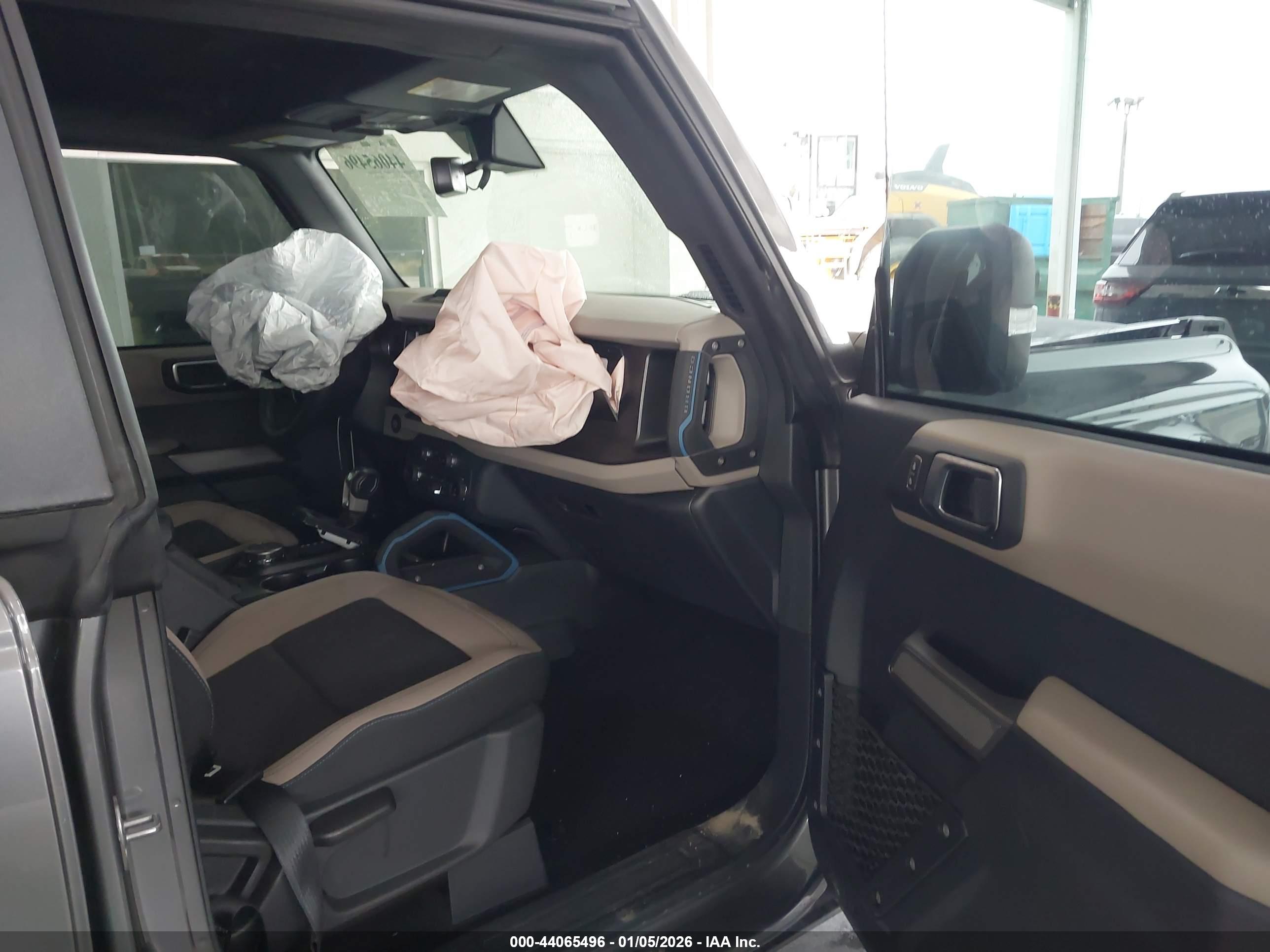 FORD BRONCO image 5