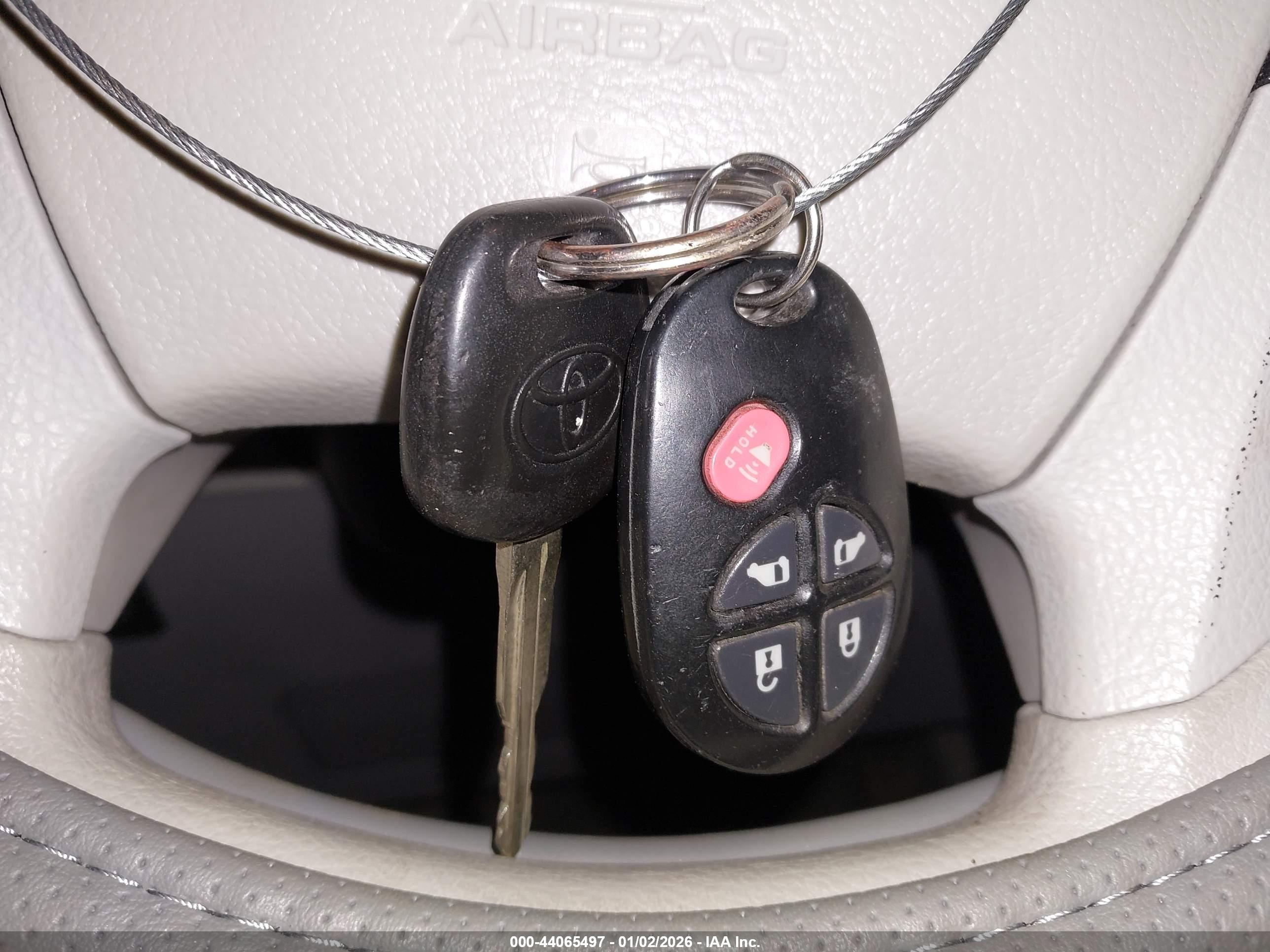 TOYOTA SIENNA image 11