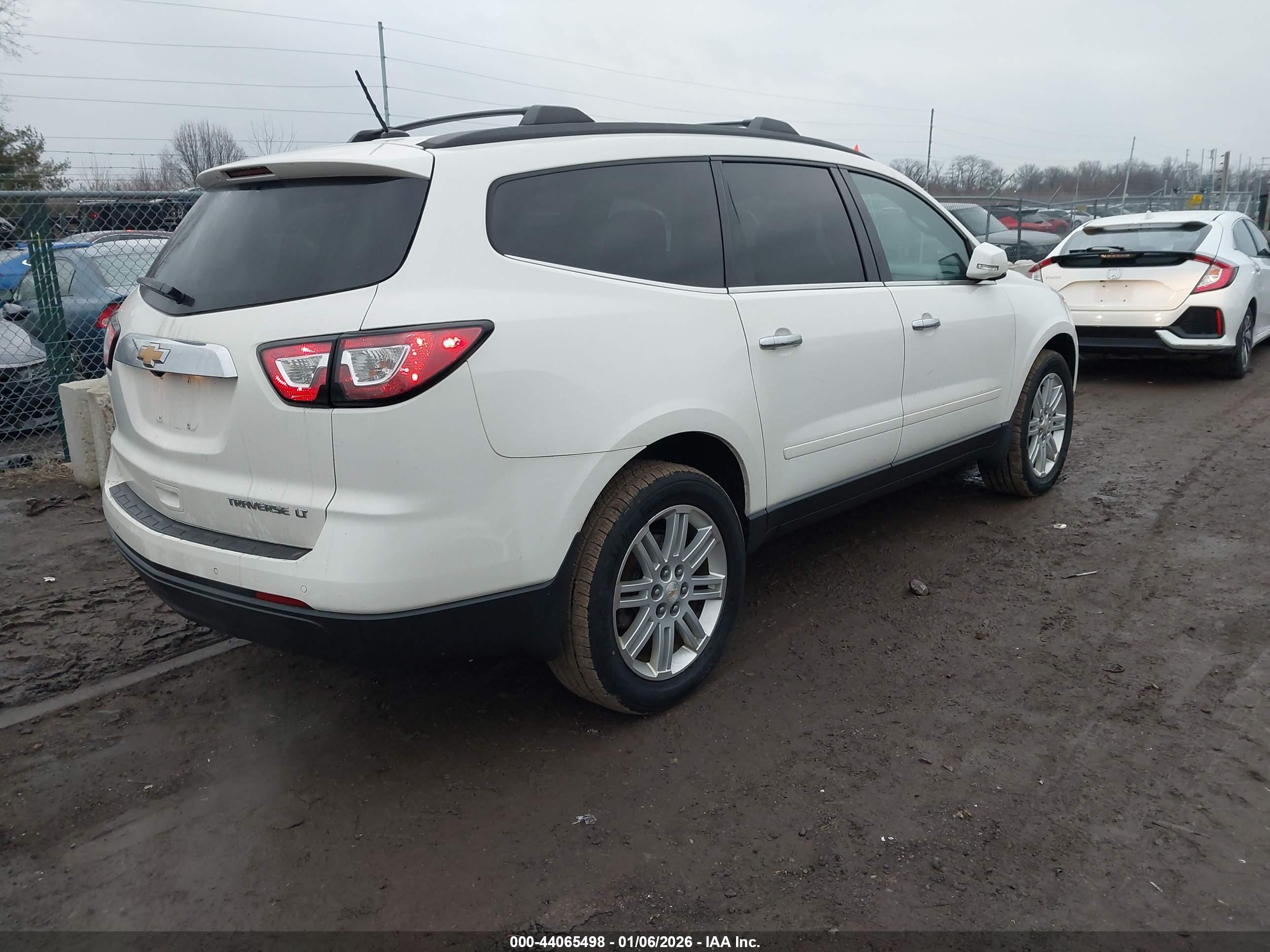CHEVROLET TRAVERSE image 4
