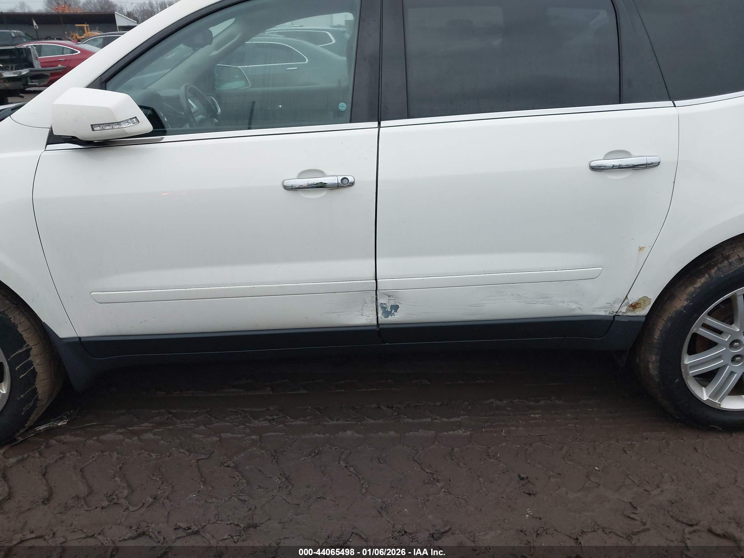 CHEVROLET TRAVERSE image 6
