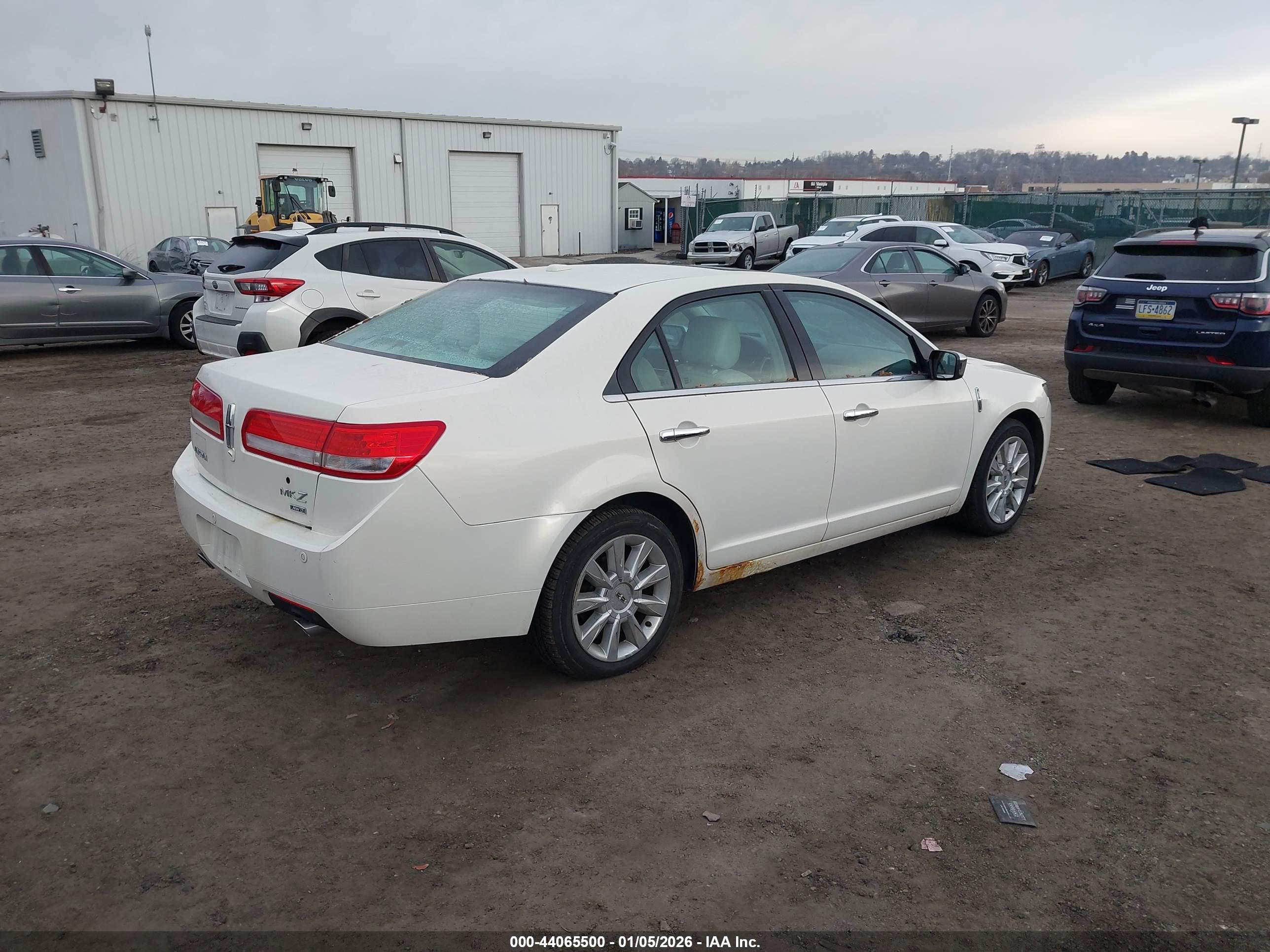 LINCOLN MKZ image 4