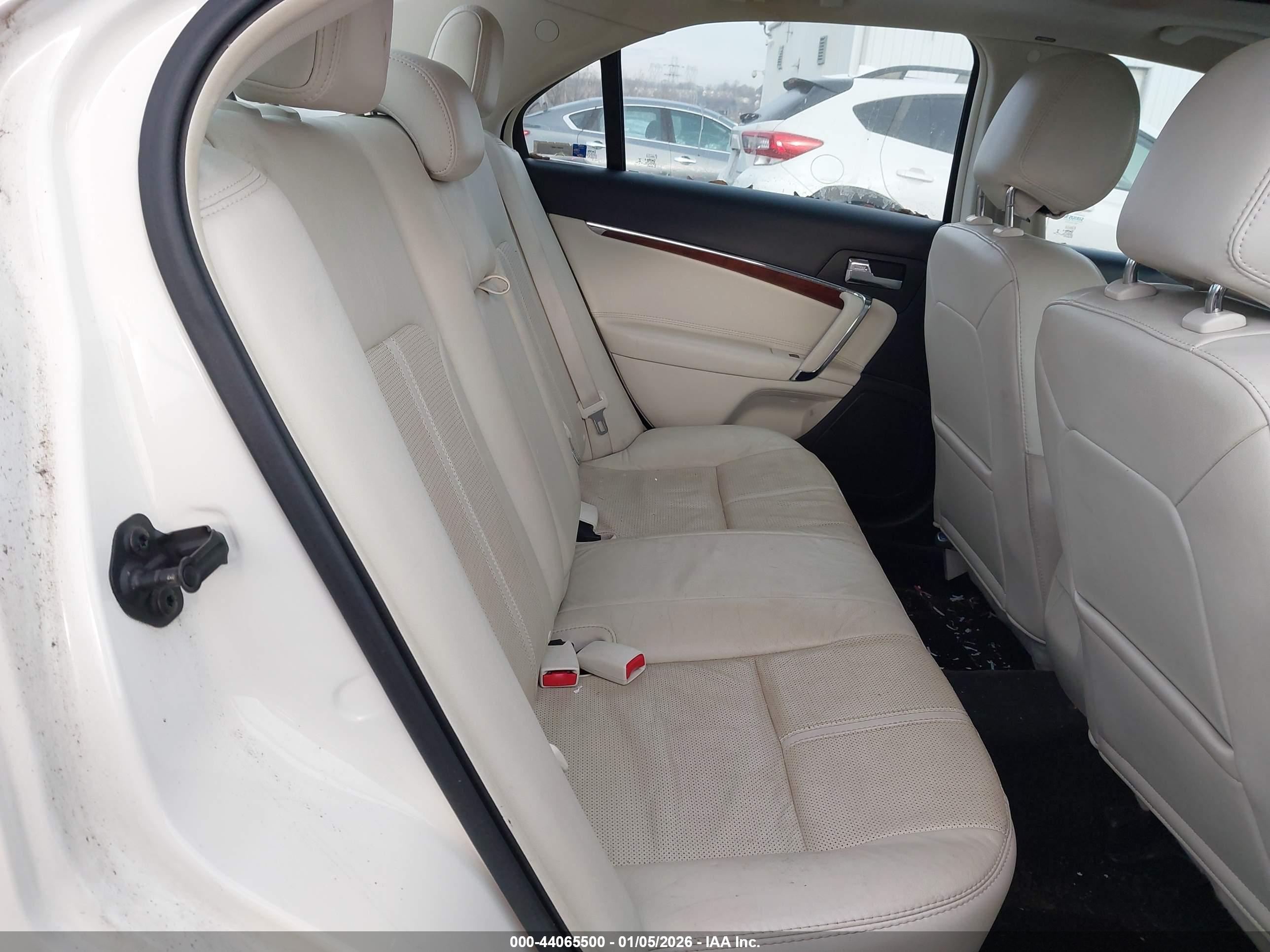 LINCOLN MKZ image 8