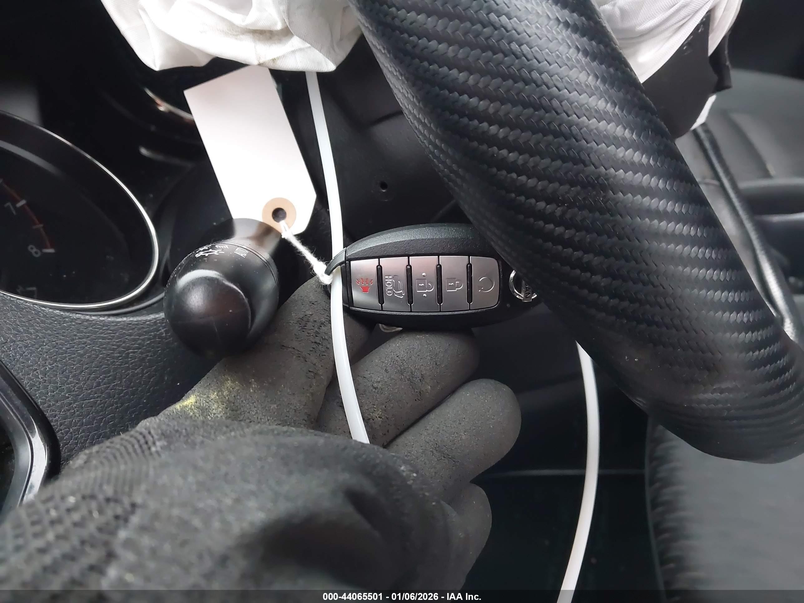 NISSAN ROGUE image 11