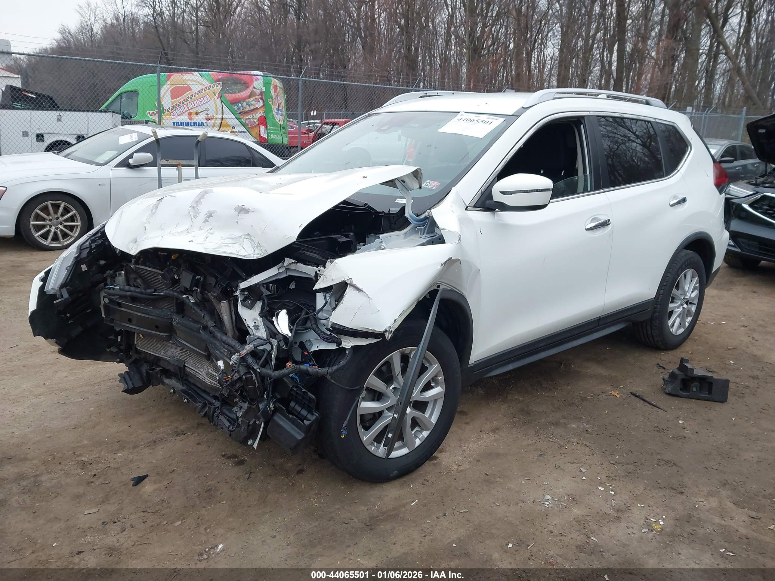 NISSAN ROGUE image 2