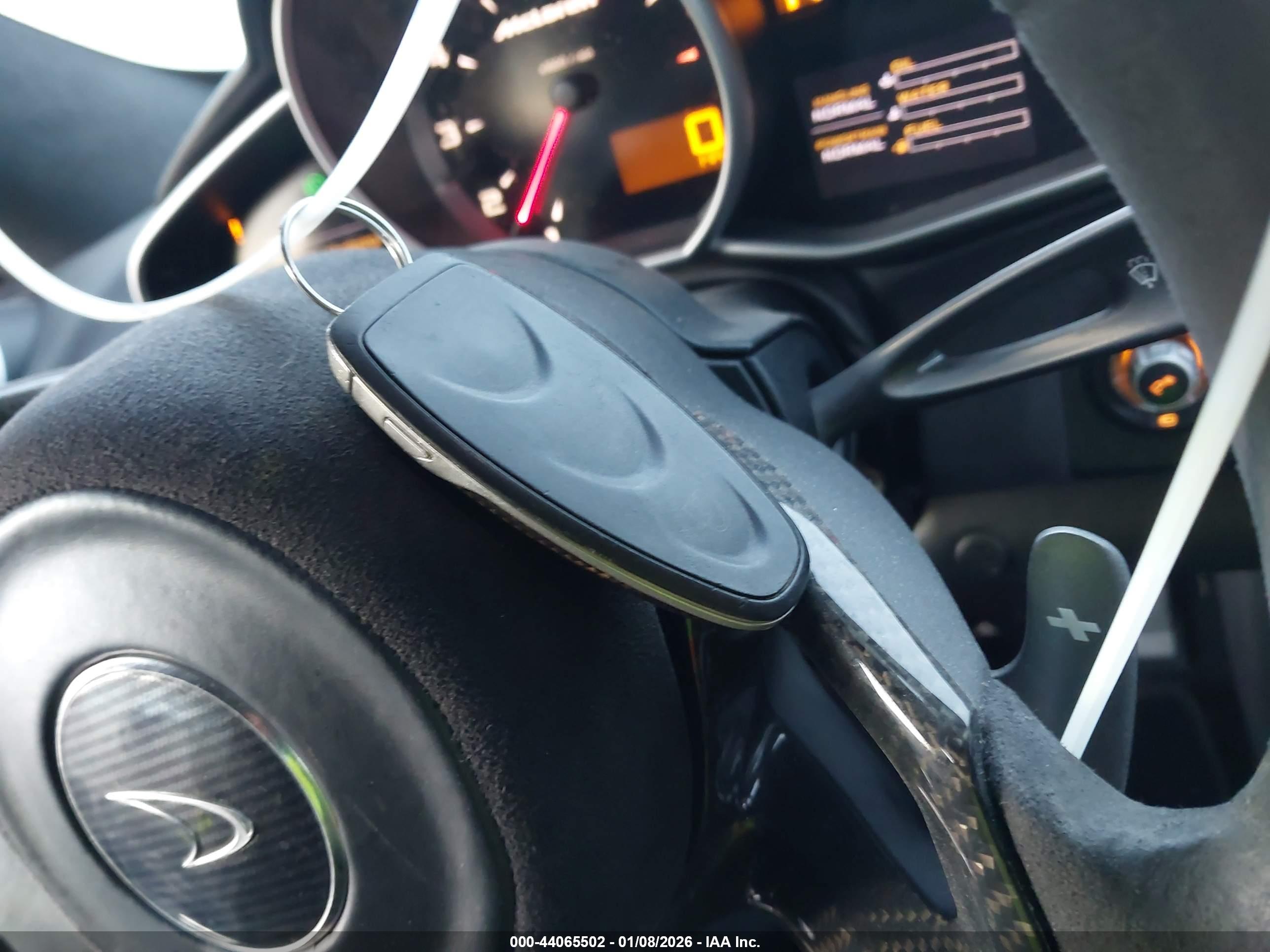 MCLAREN 650S image 11