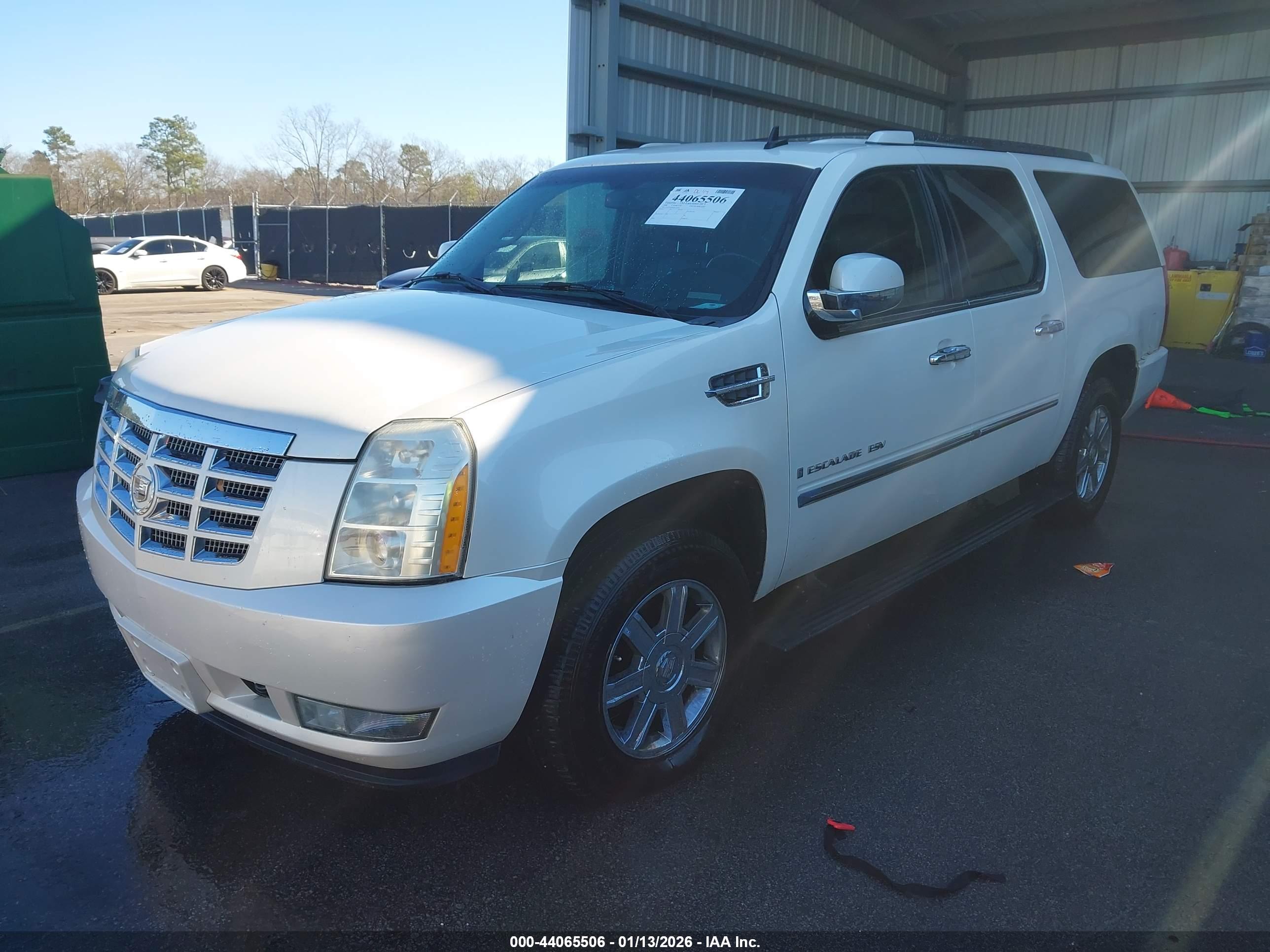 CADILLAC ESCALADE image 2