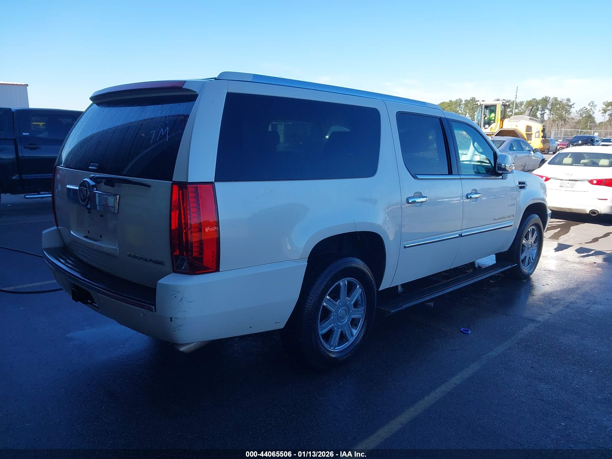 CADILLAC ESCALADE image 4