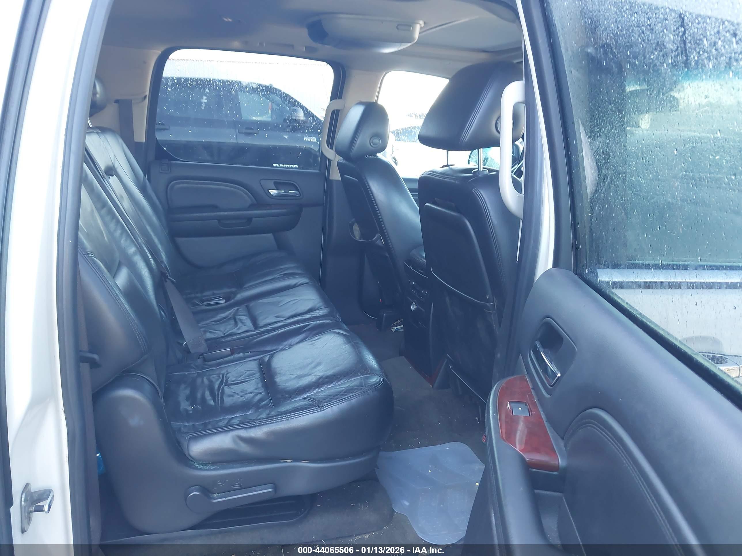 CADILLAC ESCALADE image 8
