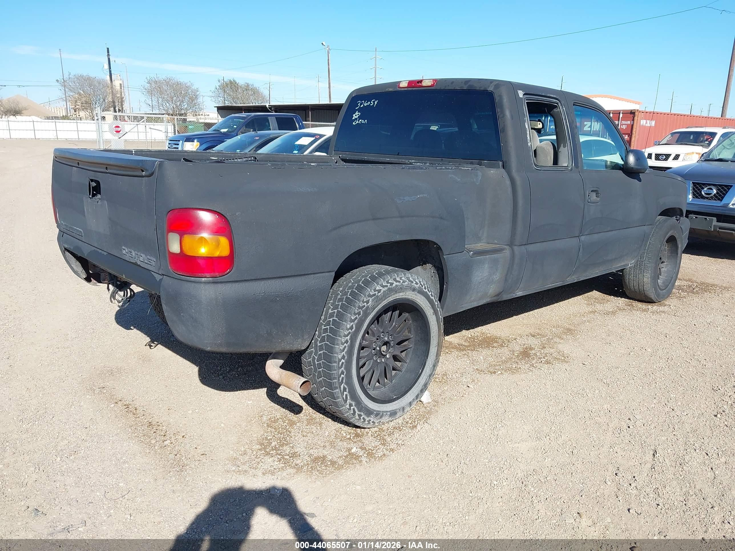 CHEVROLET SILVERADO image 4