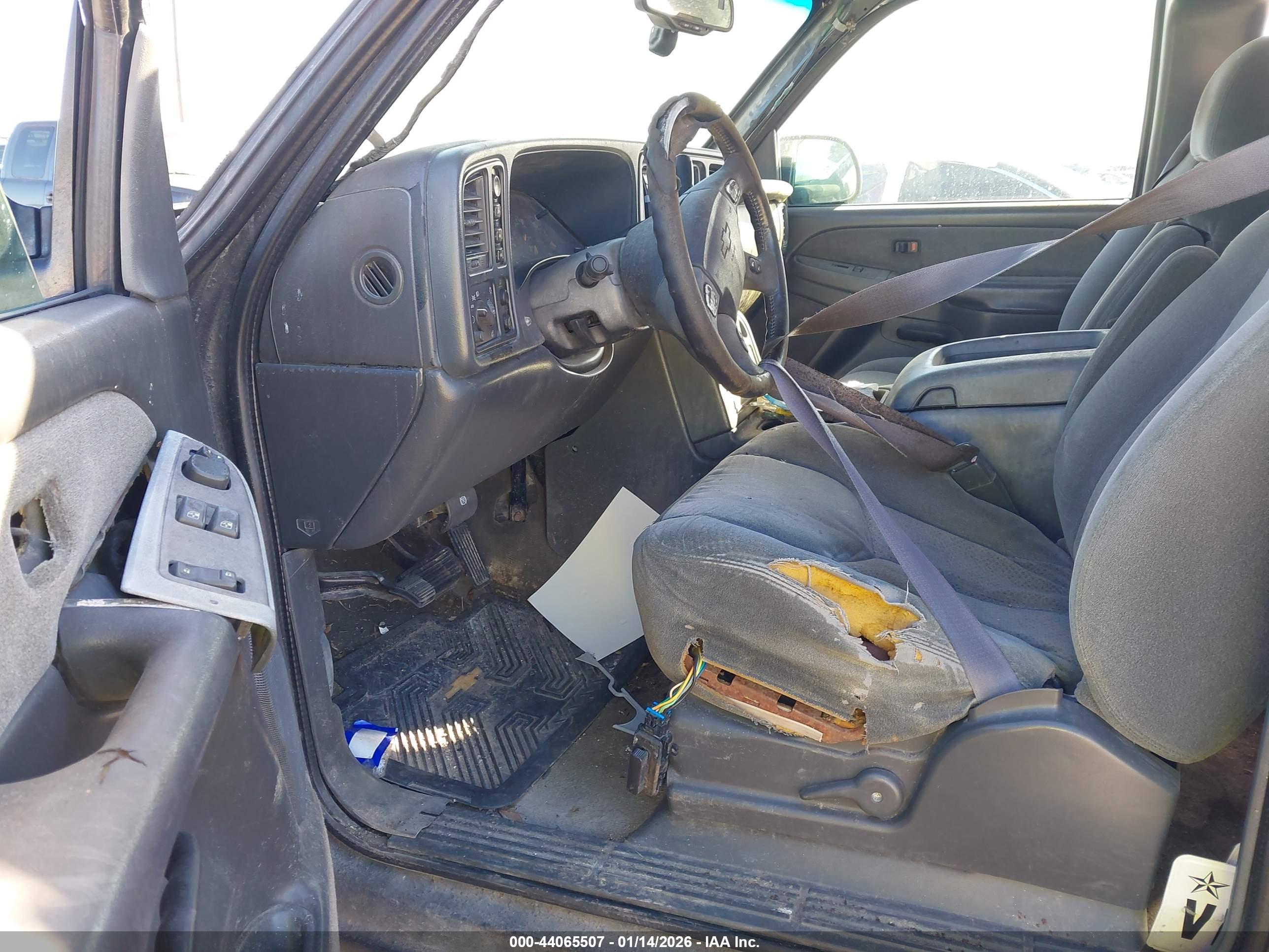 CHEVROLET SILVERADO image 5