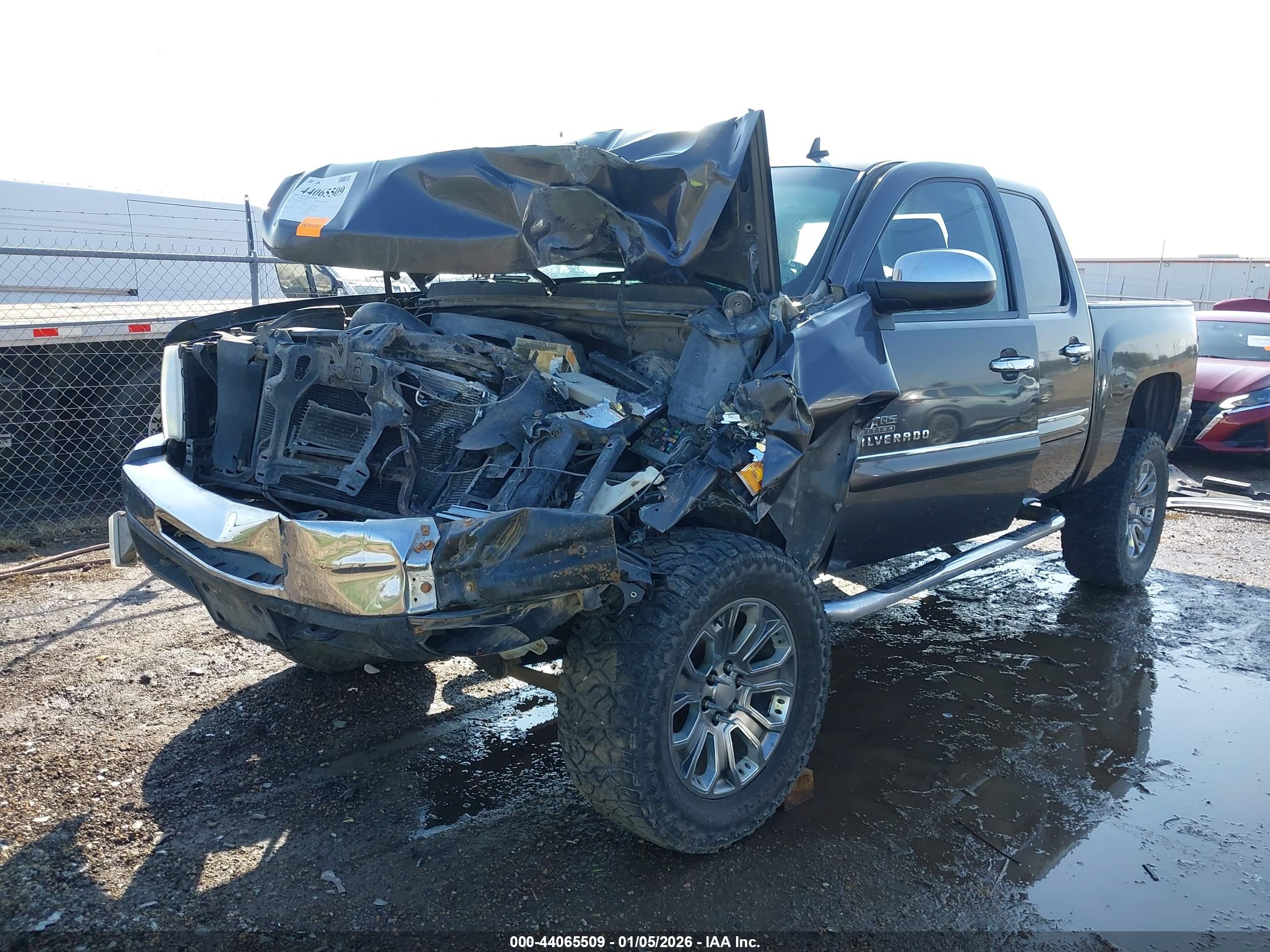 CHEVROLET SILVERADO image 6