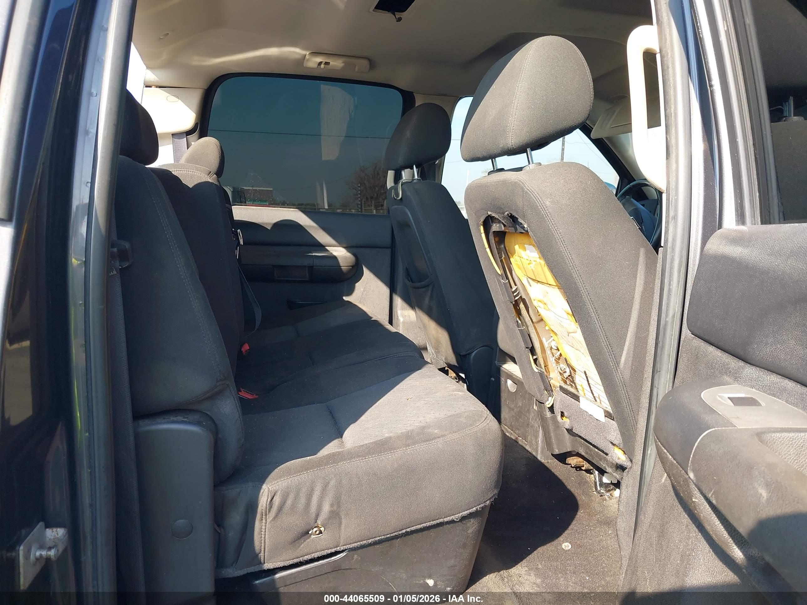 CHEVROLET SILVERADO image 8