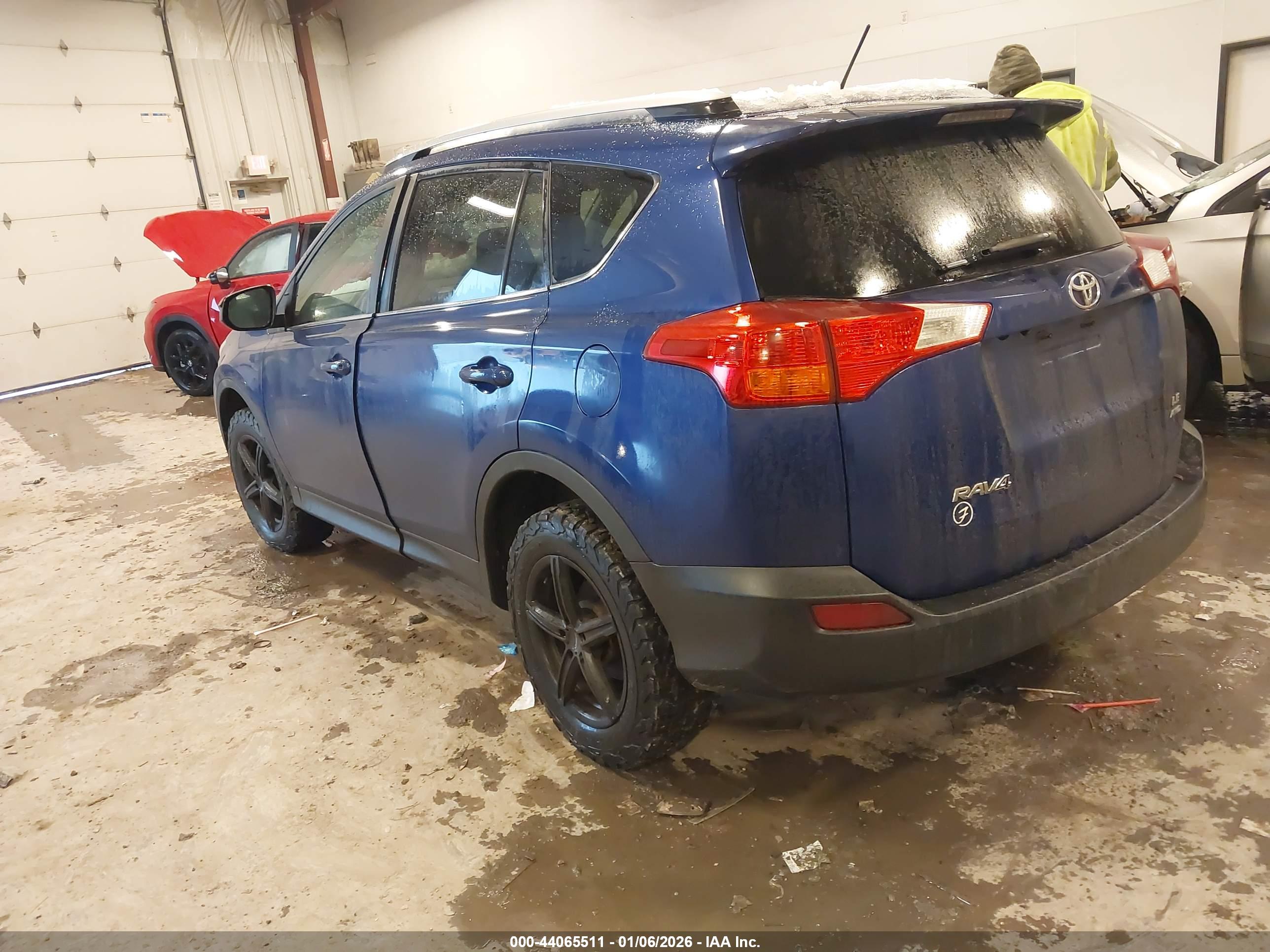 TOYOTA RAV4 image 3