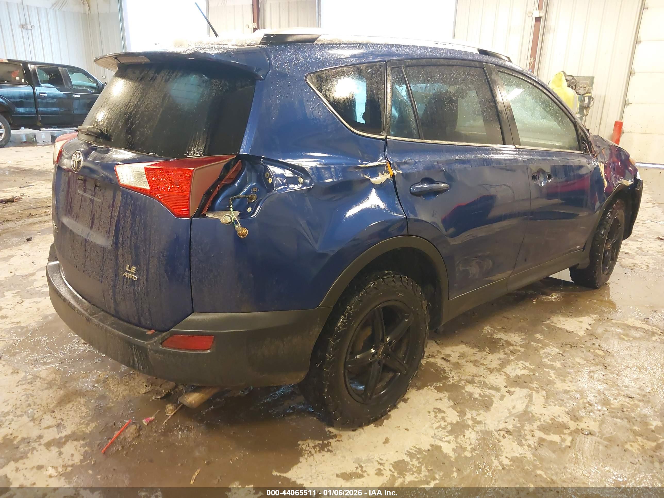TOYOTA RAV4 image 4