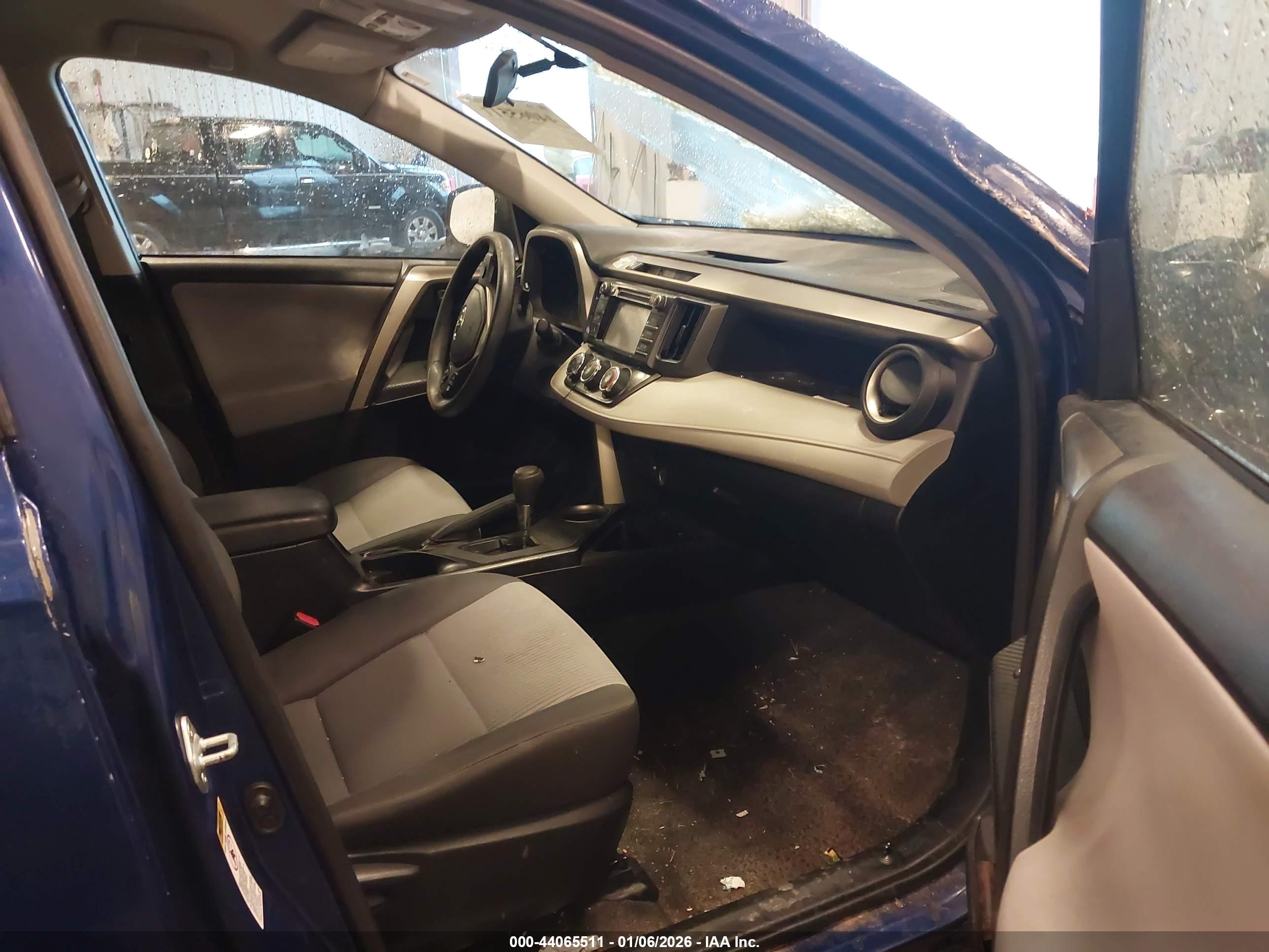 TOYOTA RAV4 image 5