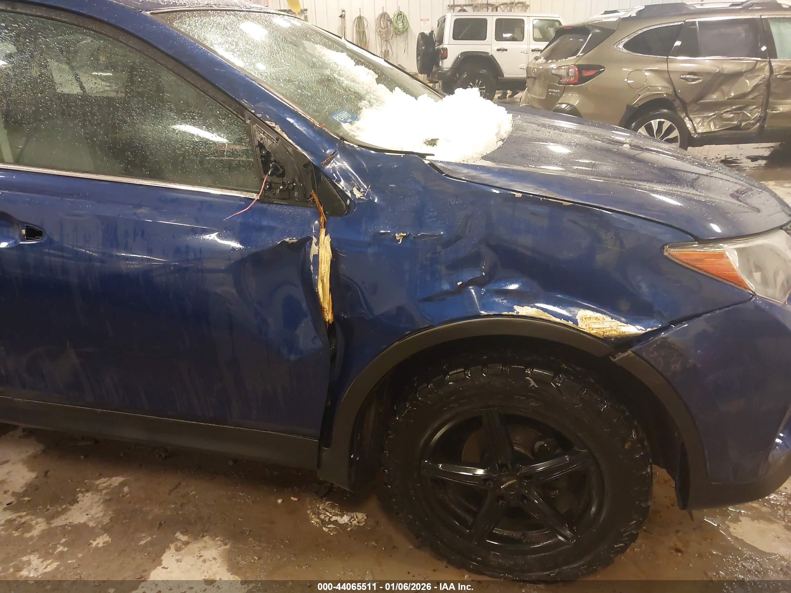 TOYOTA RAV4 image 6