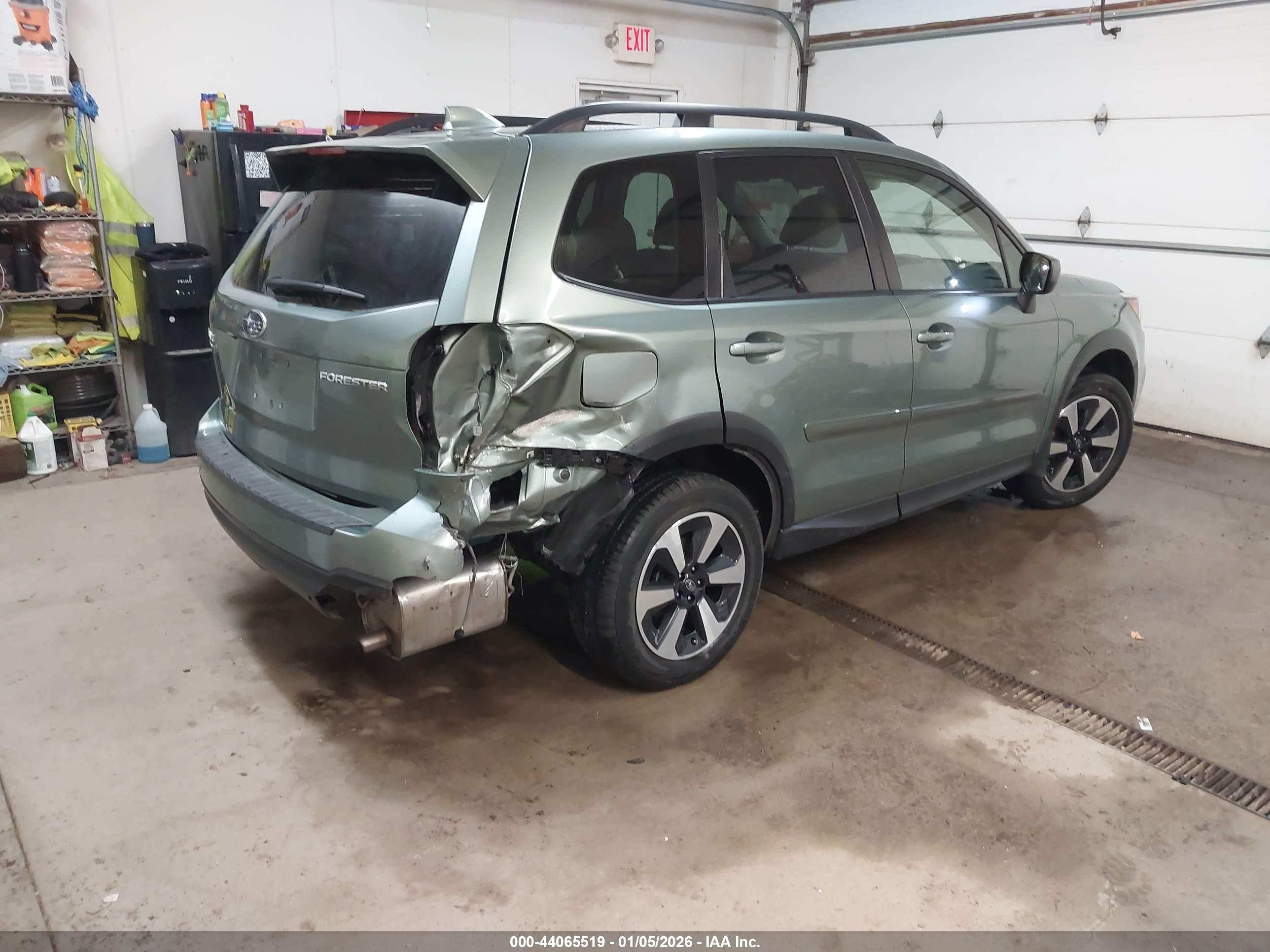 SUBARU FORESTER image 4