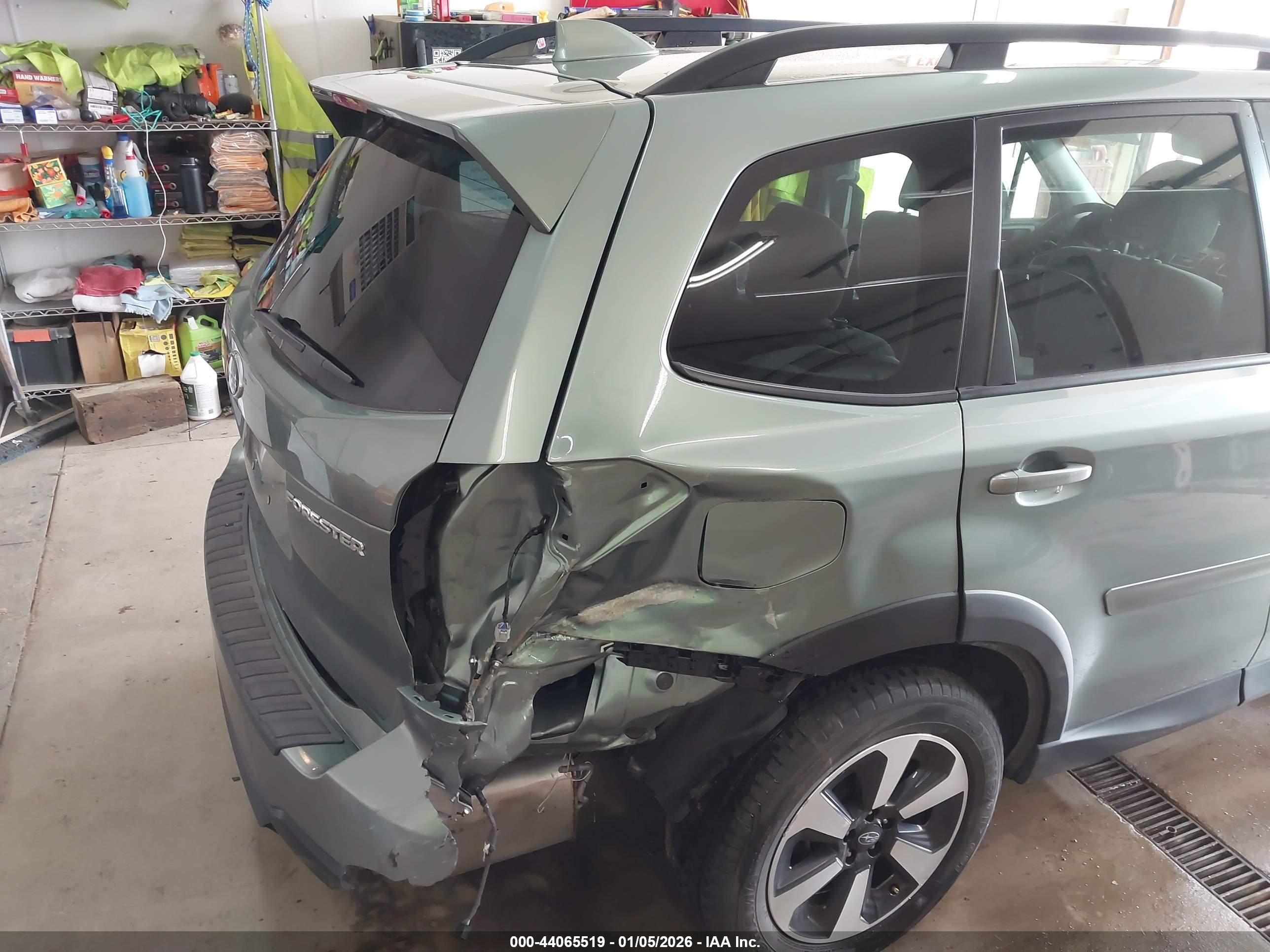SUBARU FORESTER image 6