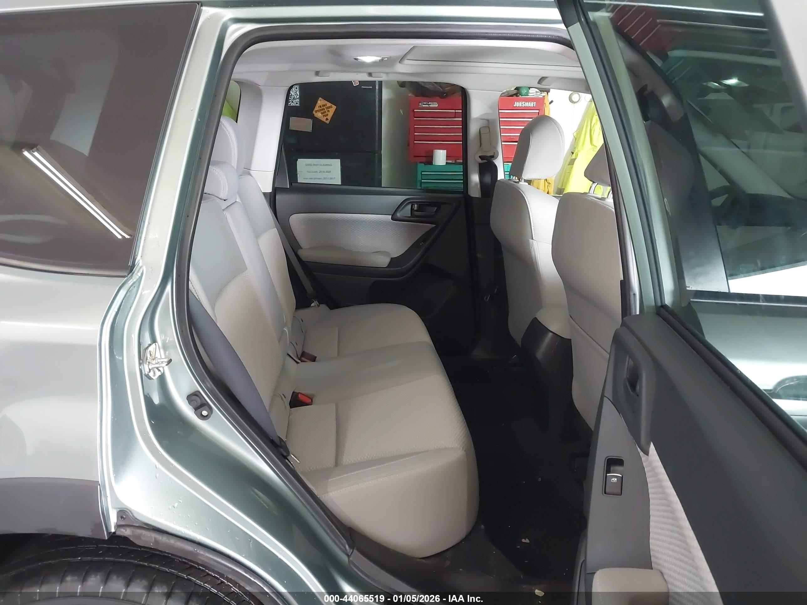 SUBARU FORESTER image 8