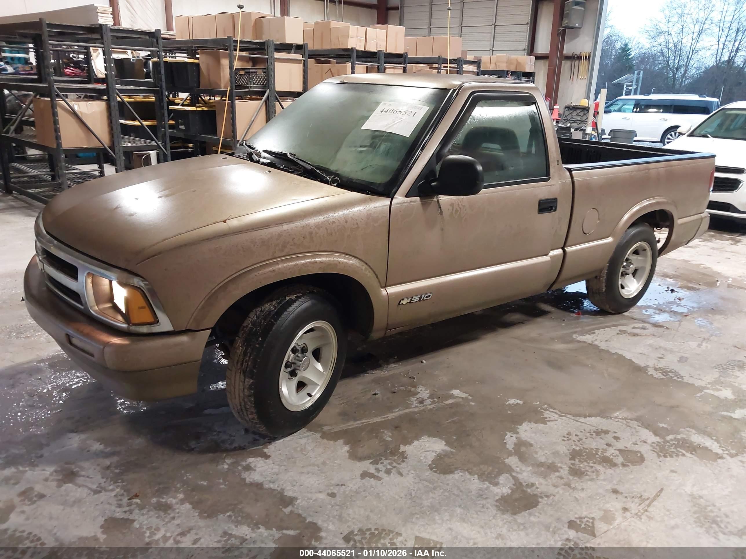 CHEVROLET S-10 image 2