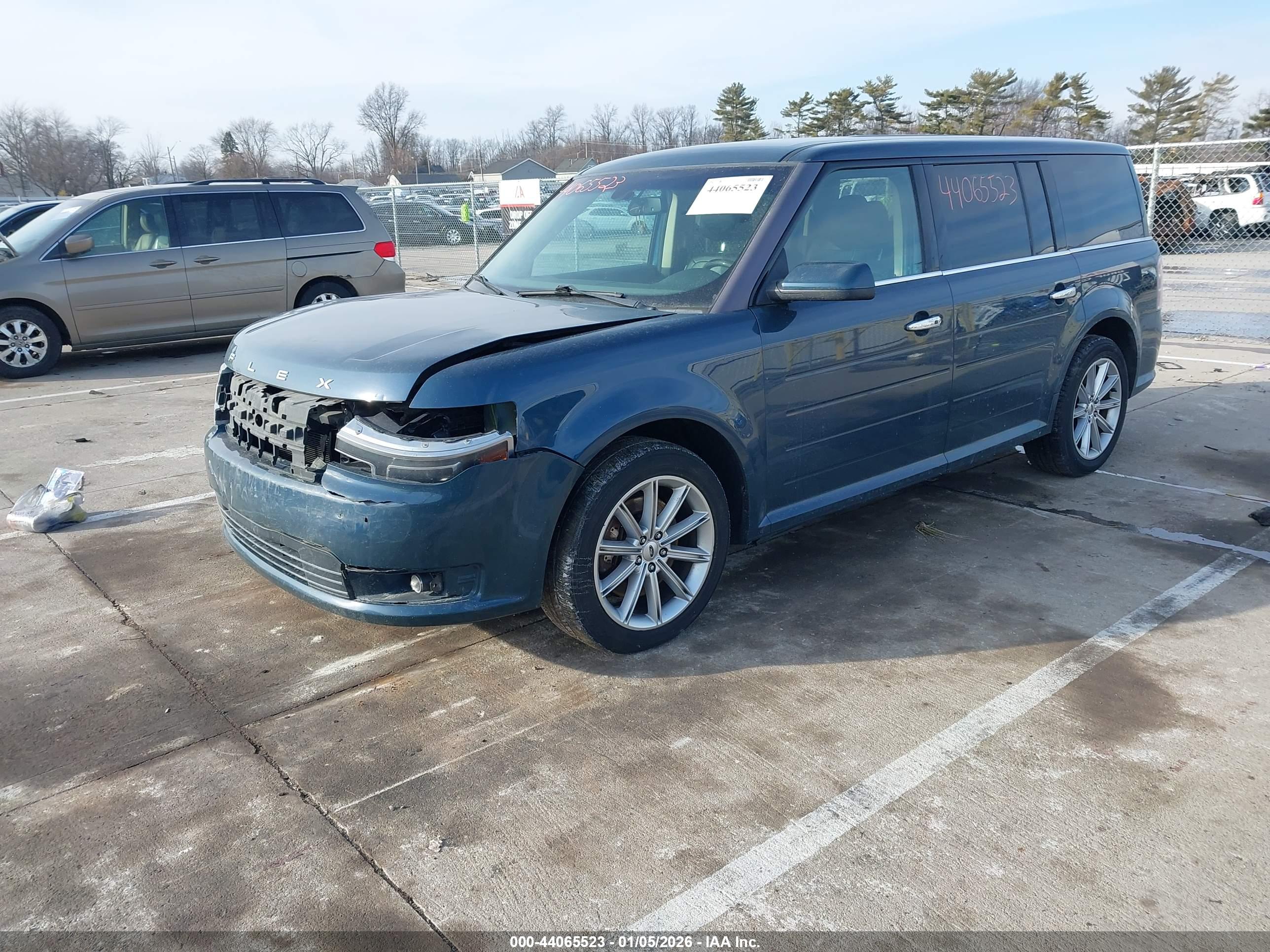 FORD FLEX image 2