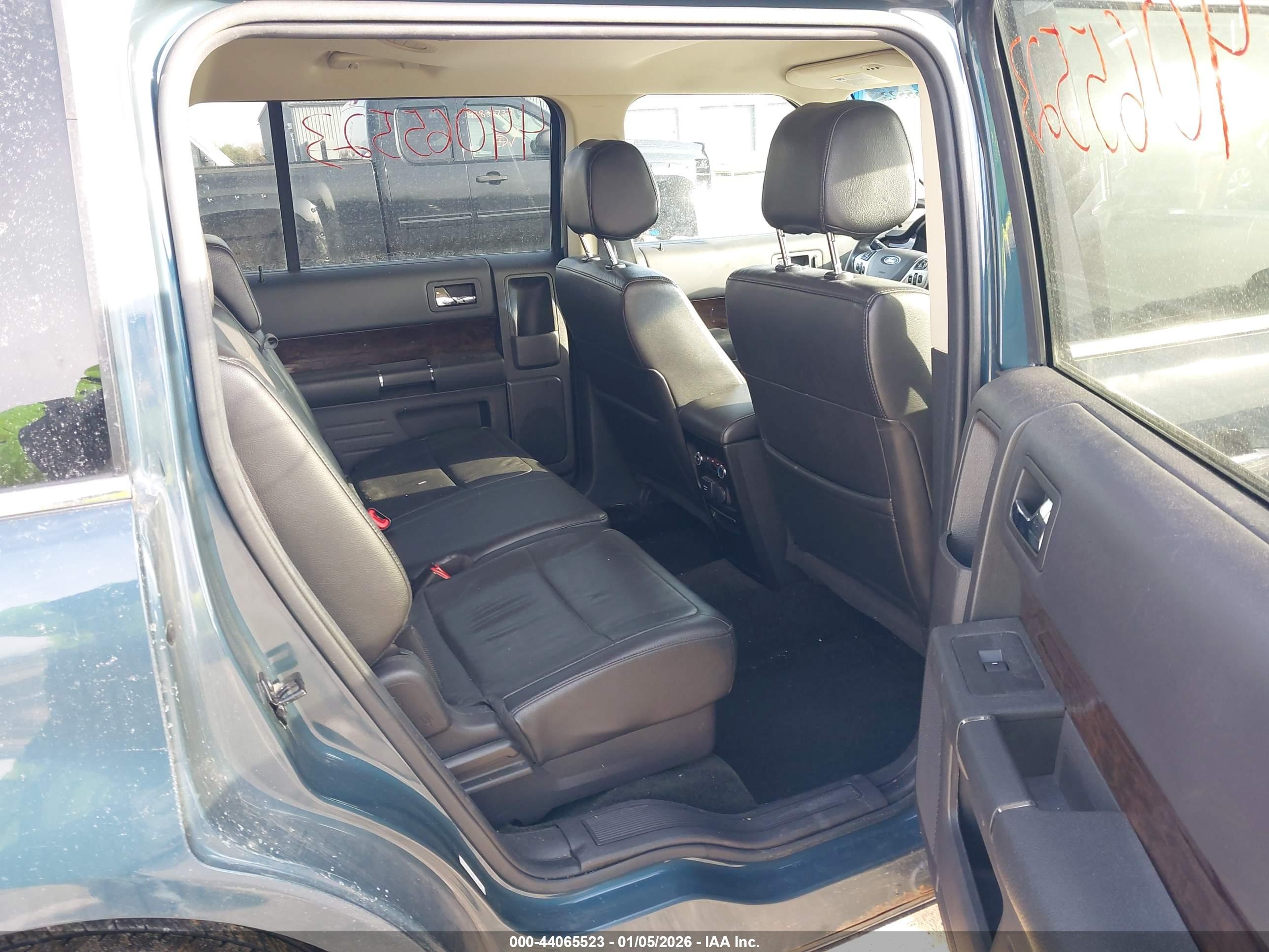 FORD FLEX image 8