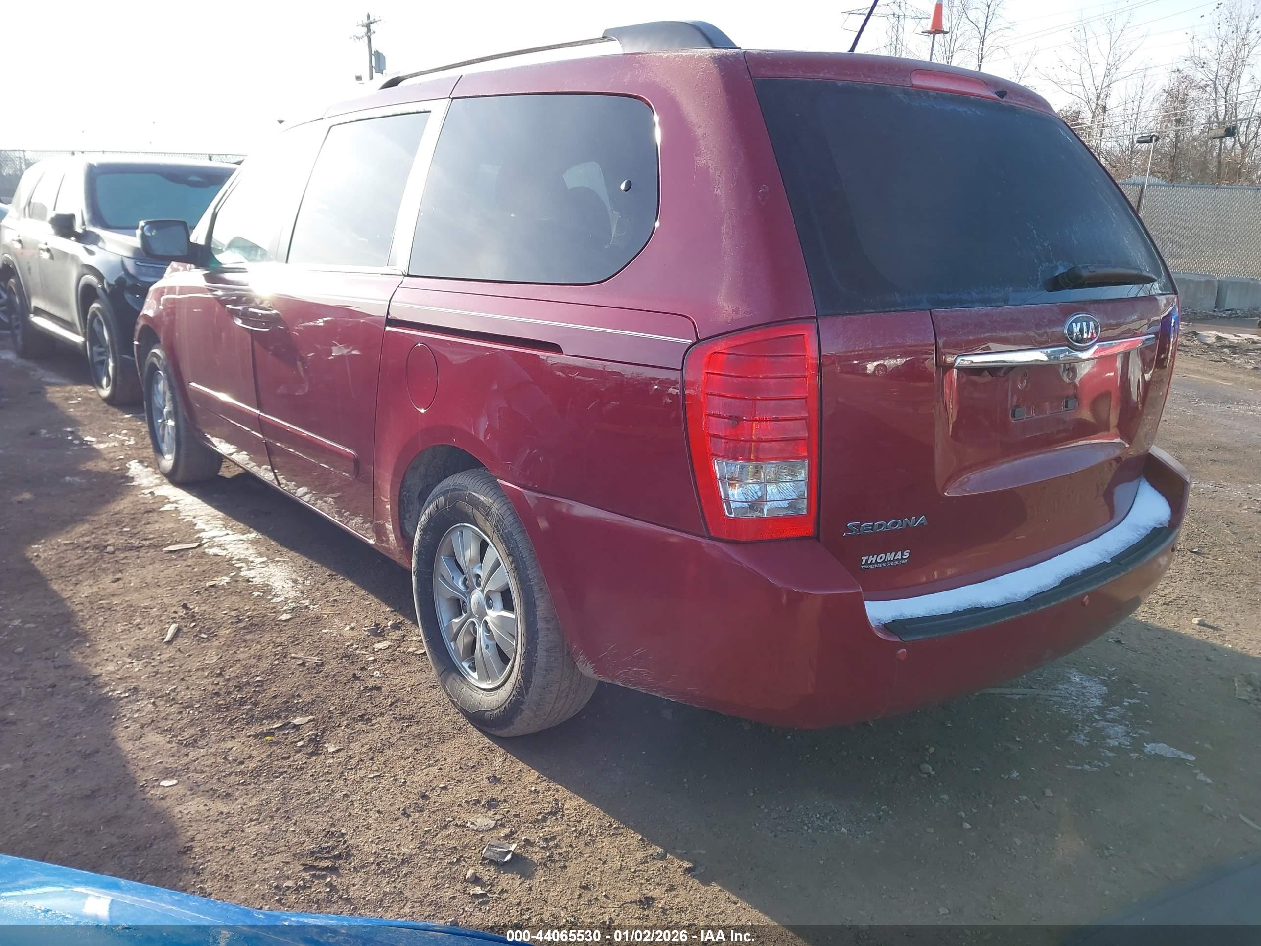KIA SEDONA image 3
