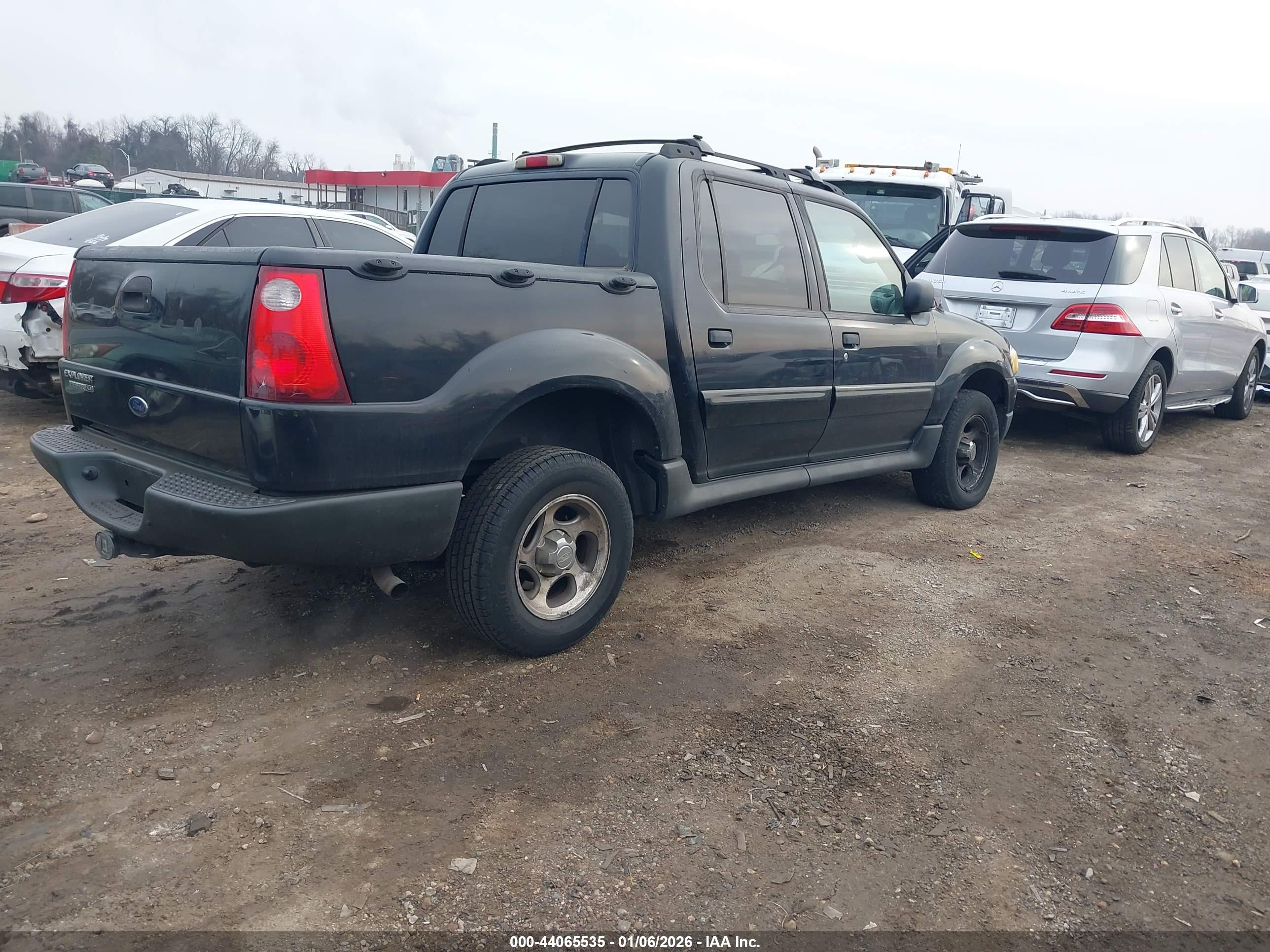 FORD EXPLORER image 4