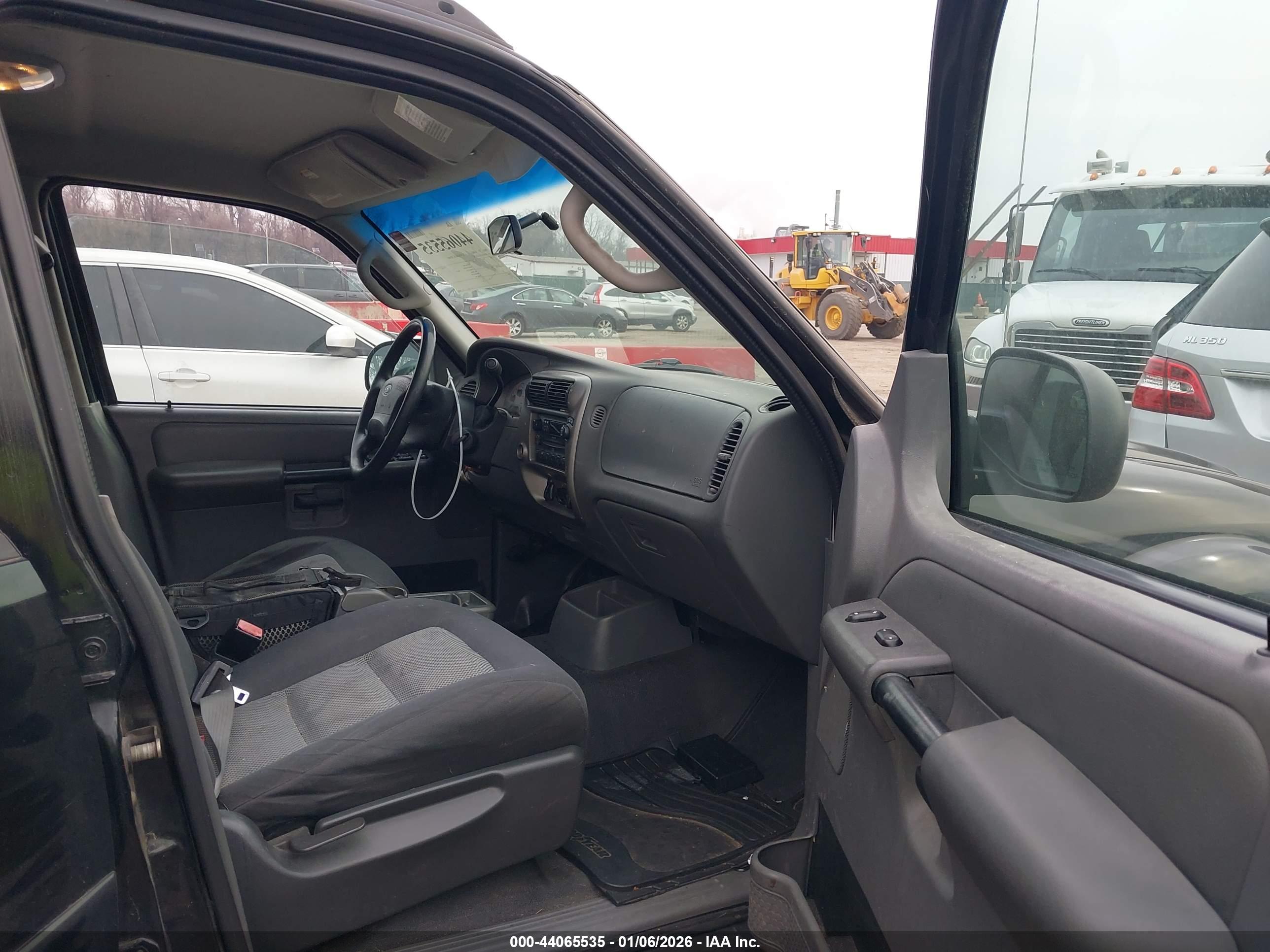 FORD EXPLORER image 5
