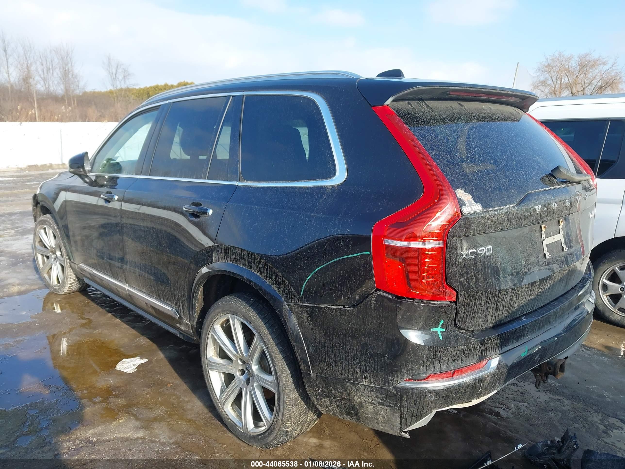 VOLVO XC90 image 3