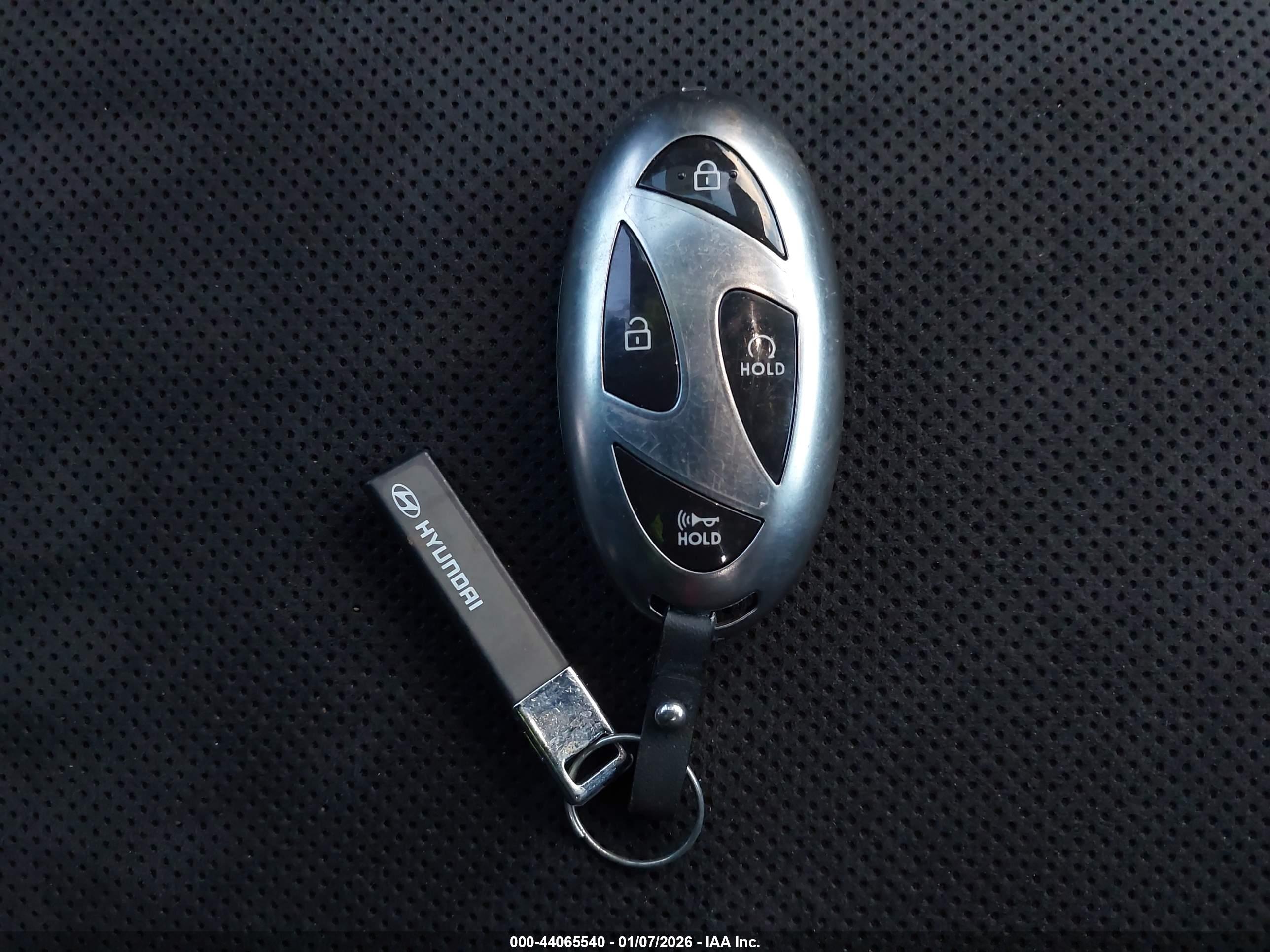 HYUNDAI KONA image 11