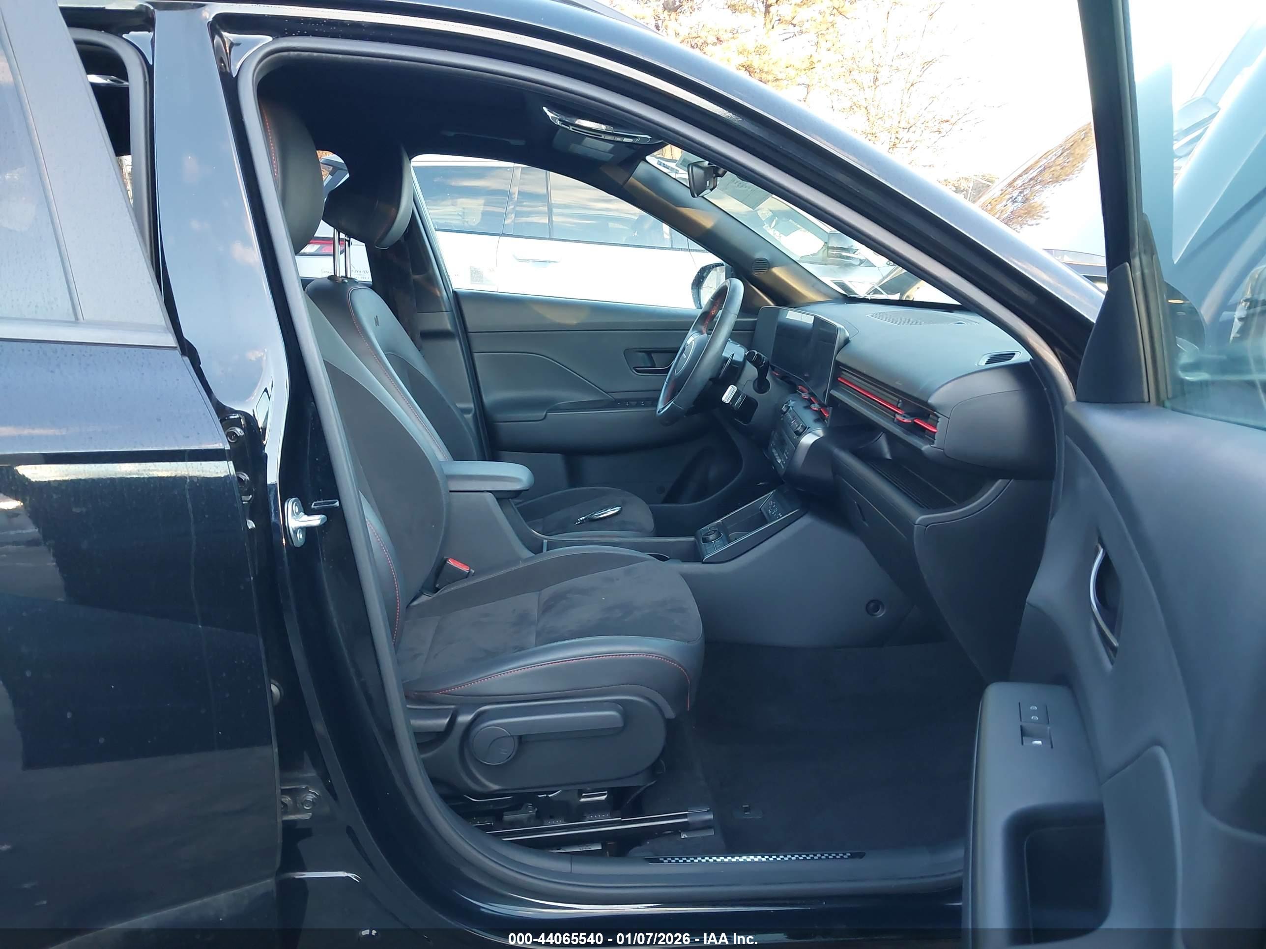 HYUNDAI KONA image 5