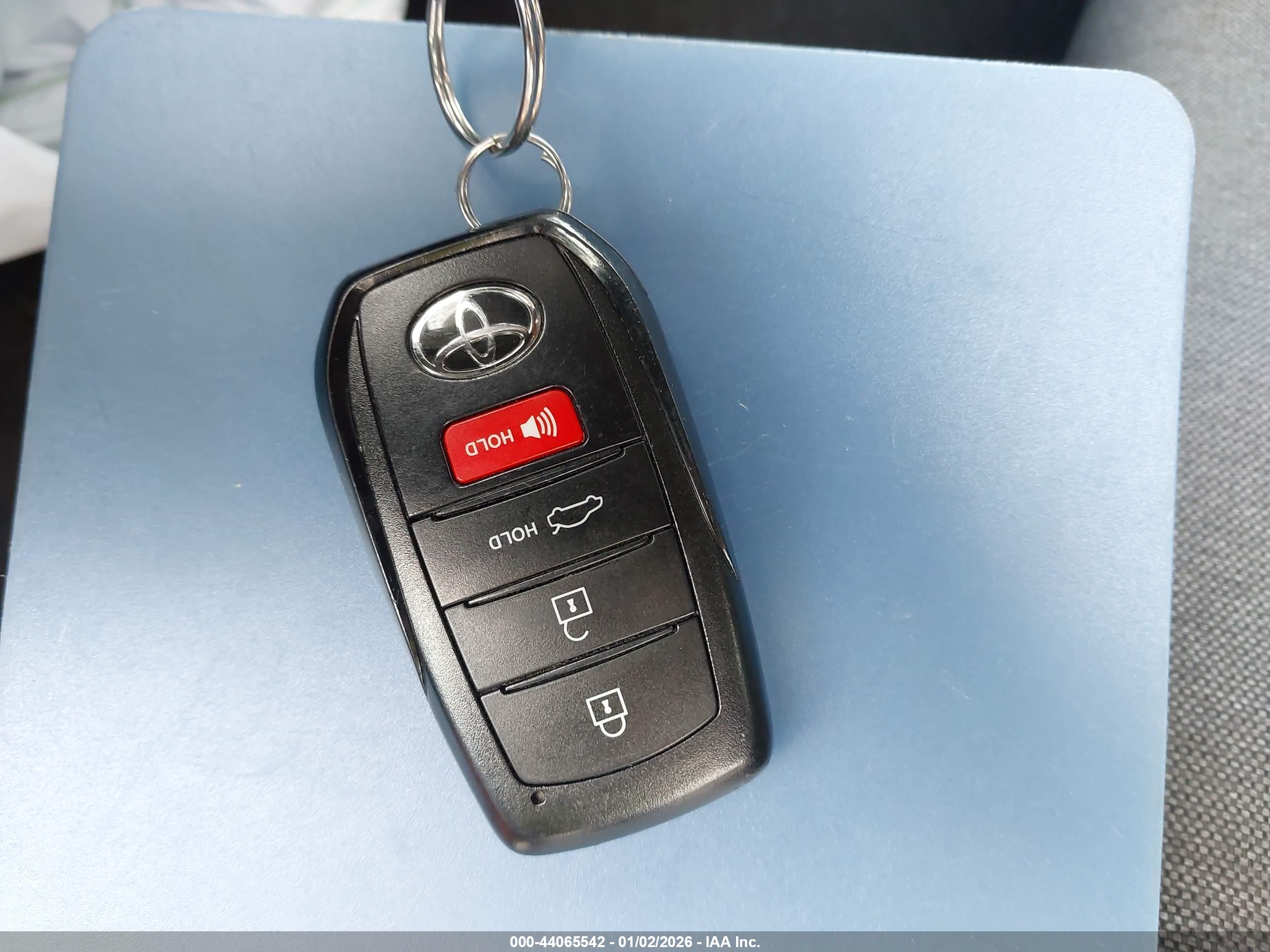 TOYOTA CAMRY image 11