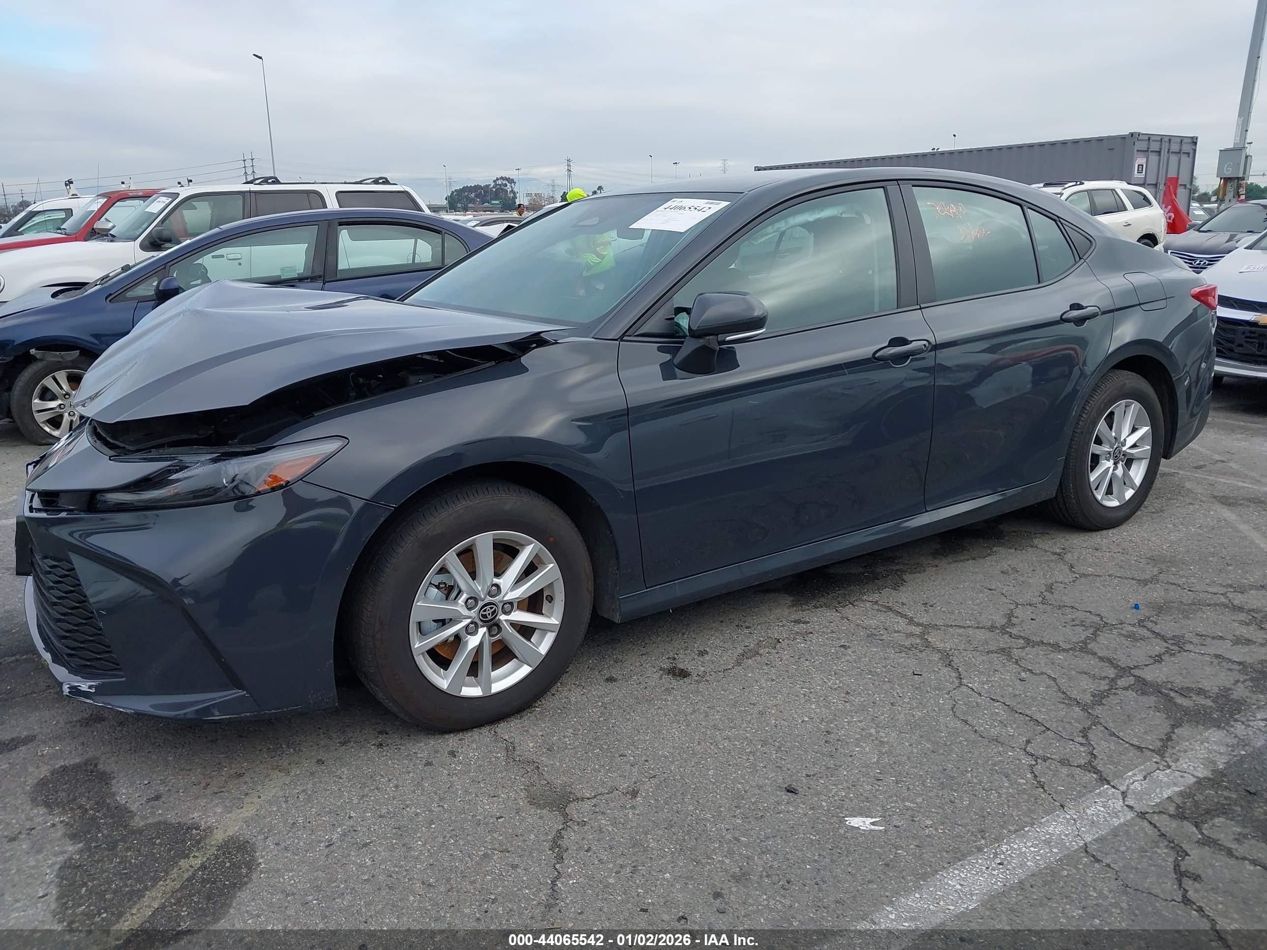 TOYOTA CAMRY image 2