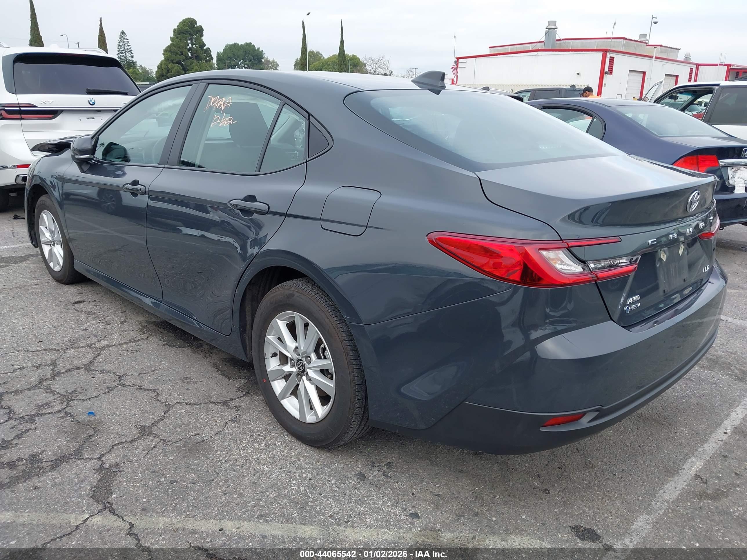 TOYOTA CAMRY image 3