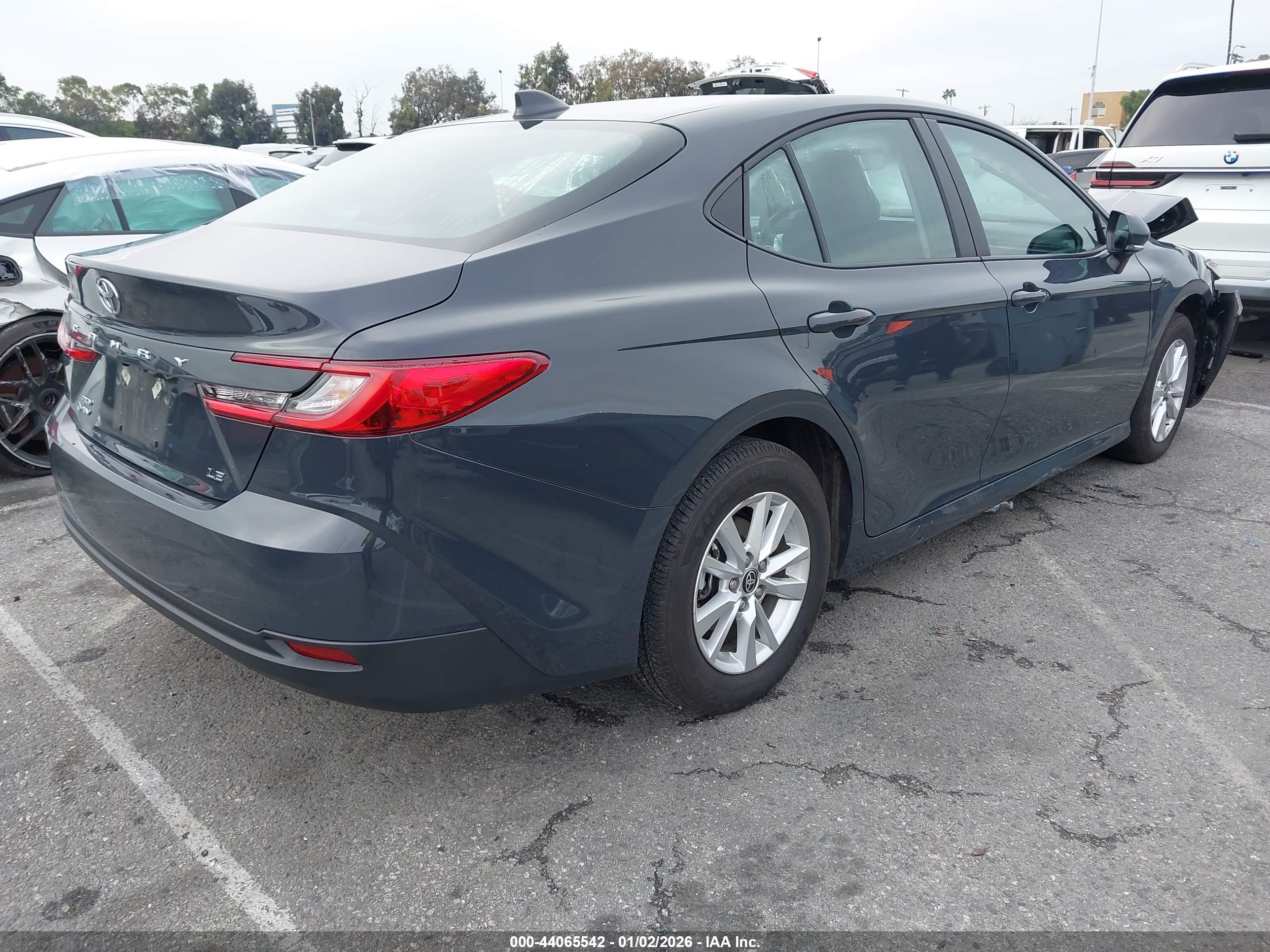 TOYOTA CAMRY image 4
