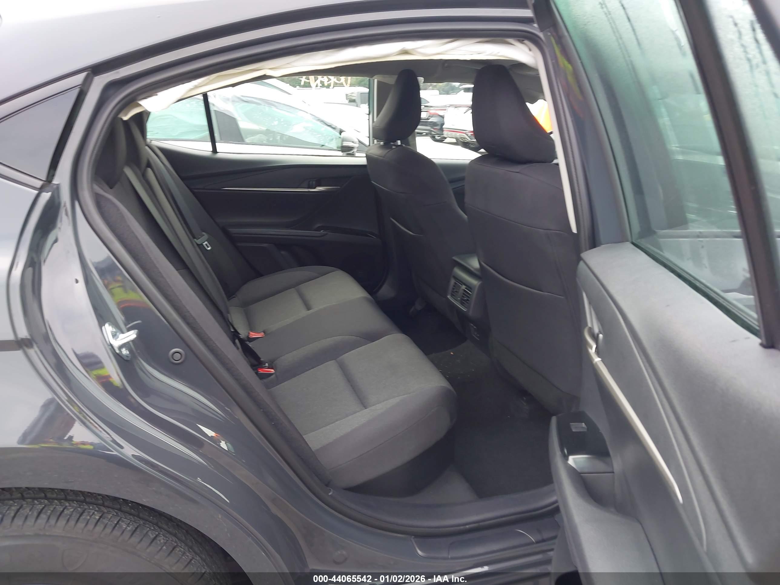 TOYOTA CAMRY image 8