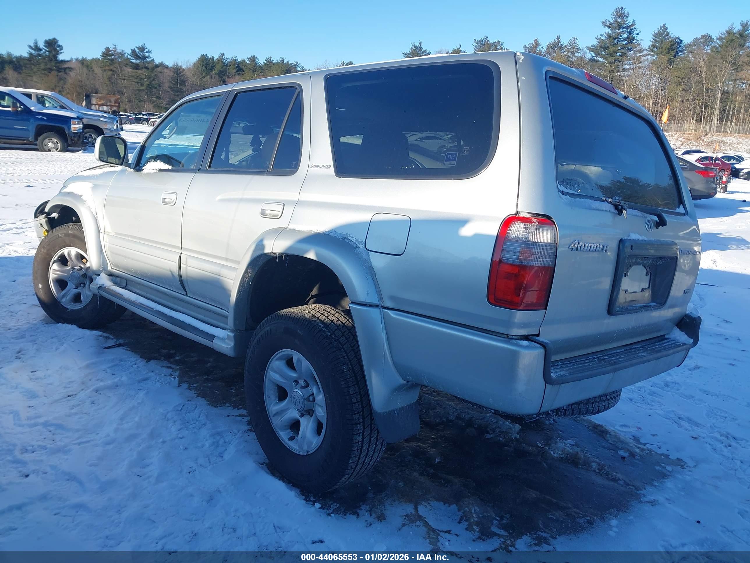 TOYOTA 4RUNNER image 3