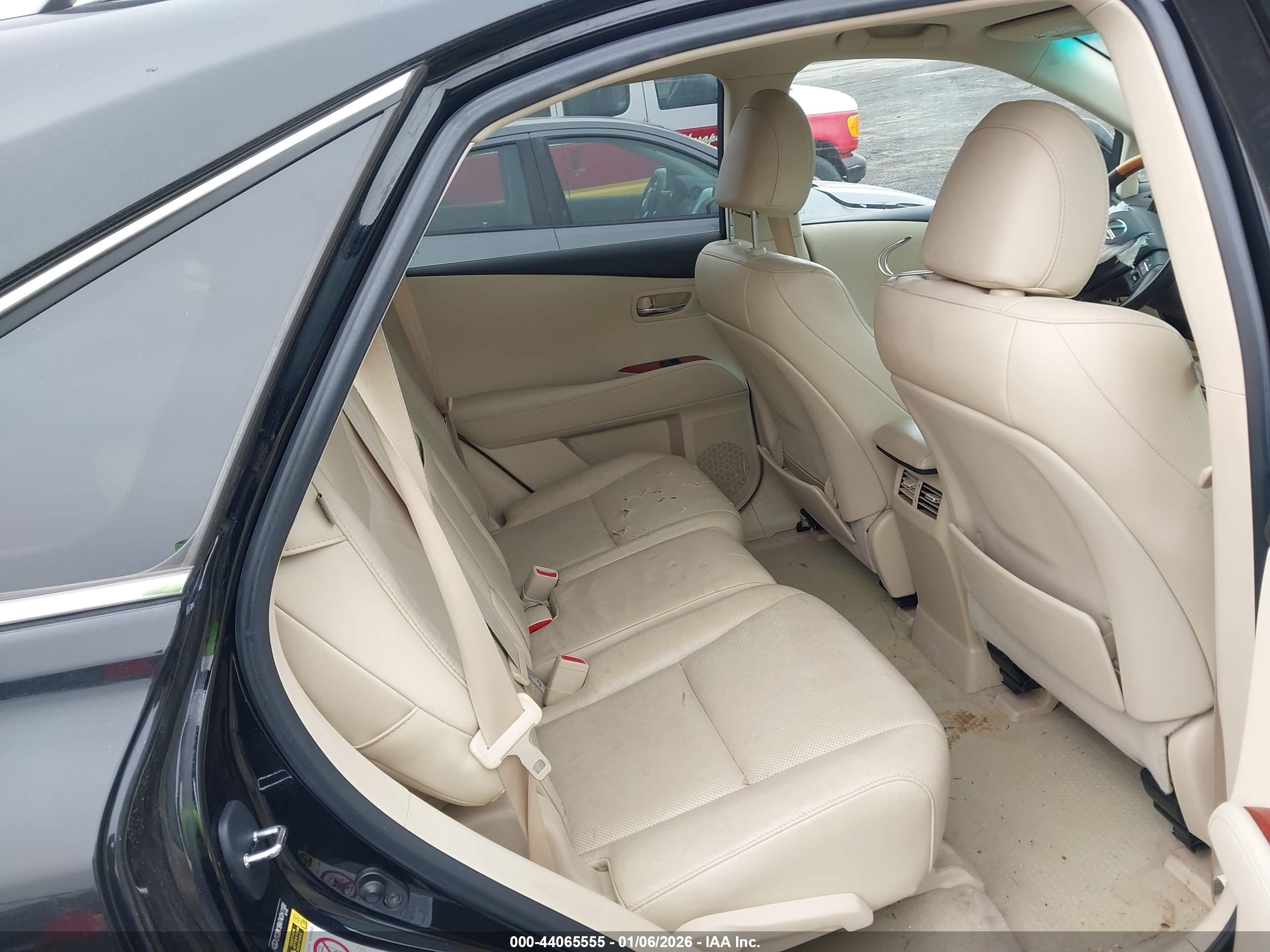 LEXUS RX image 8