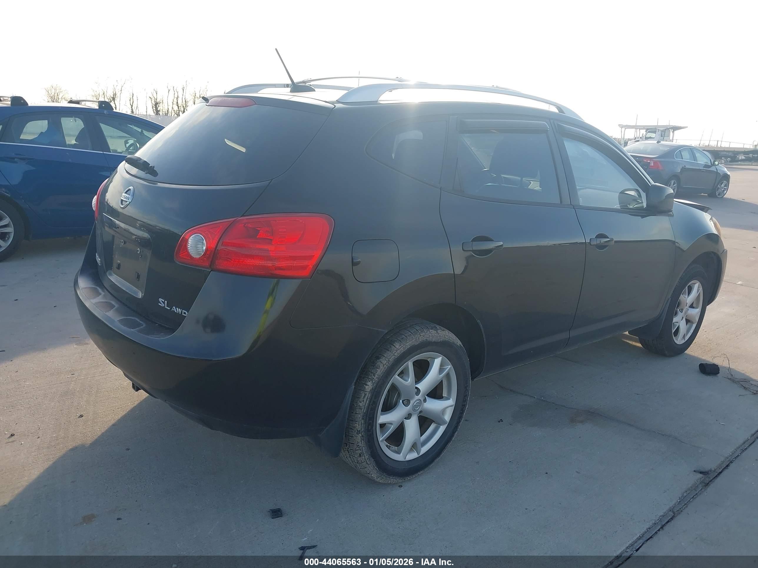 NISSAN ROGUE image 4