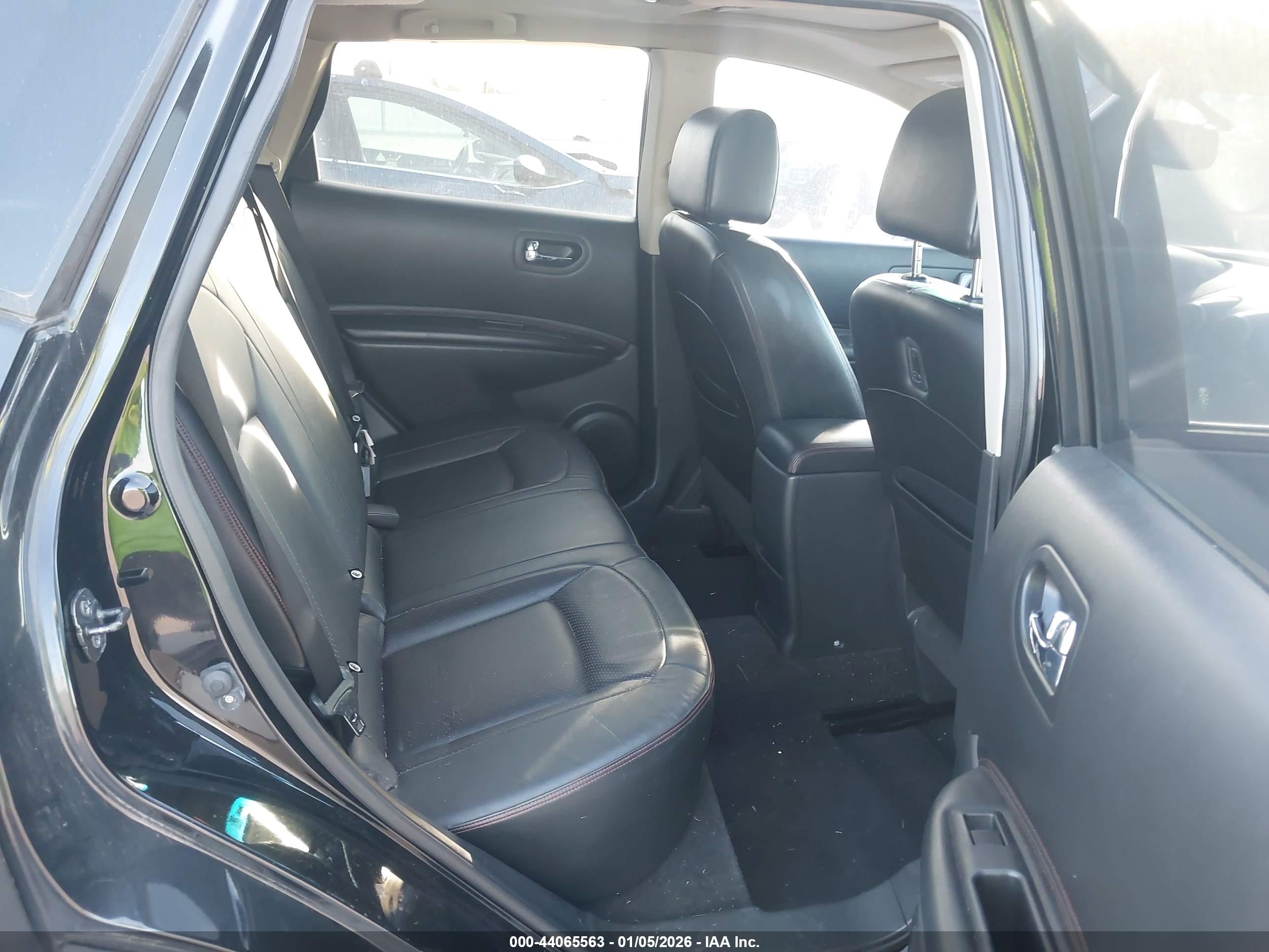 NISSAN ROGUE image 8