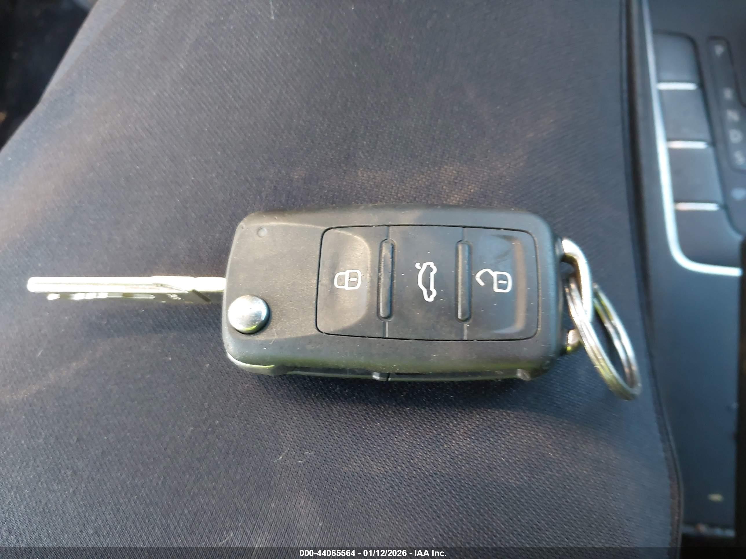VOLKSWAGEN PASSAT image 11