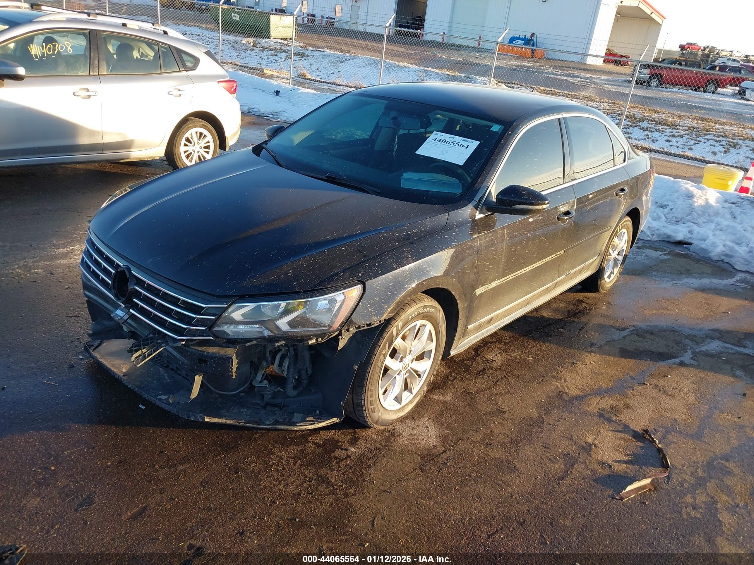 VOLKSWAGEN PASSAT image 2