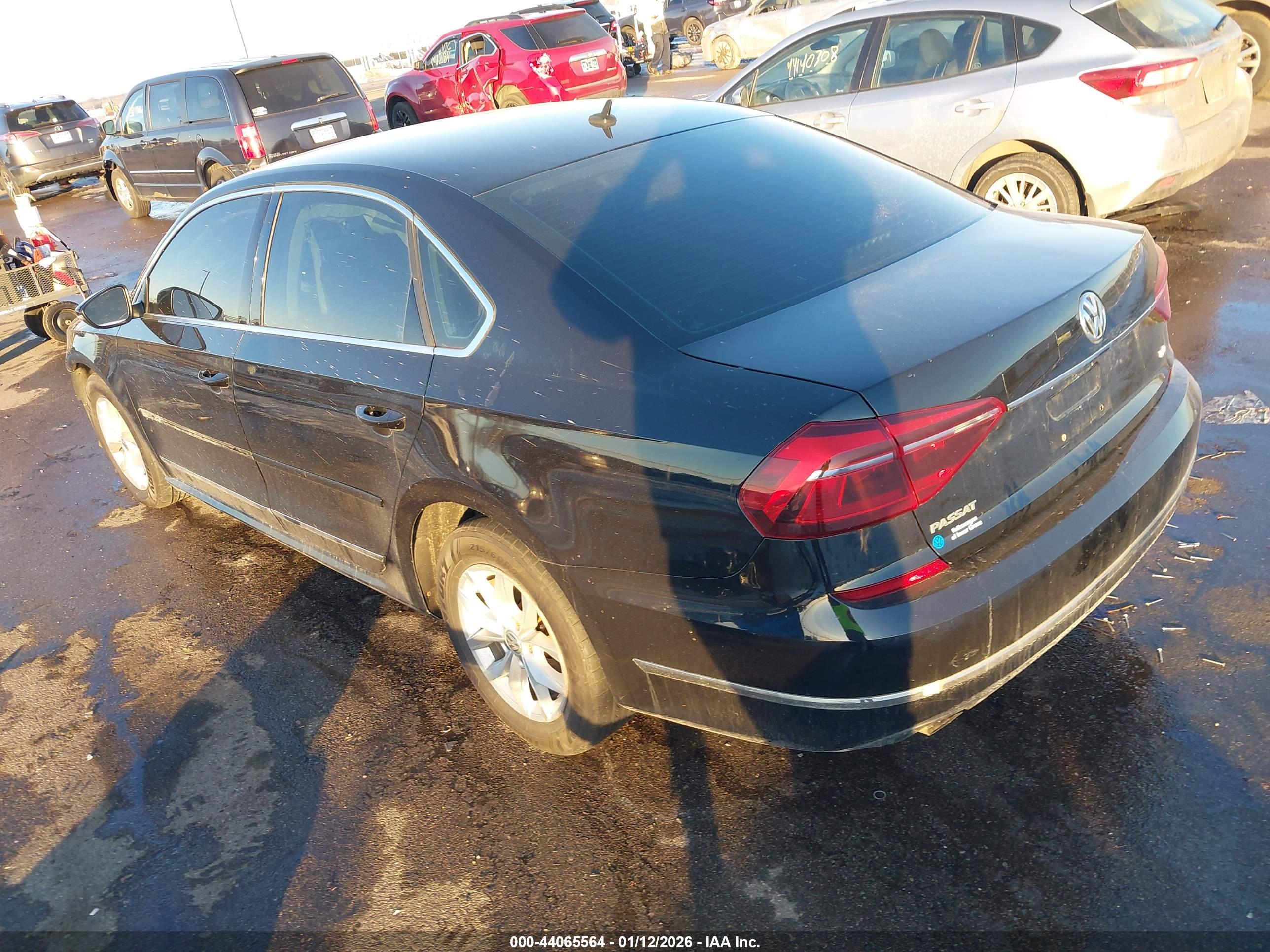 VOLKSWAGEN PASSAT image 3
