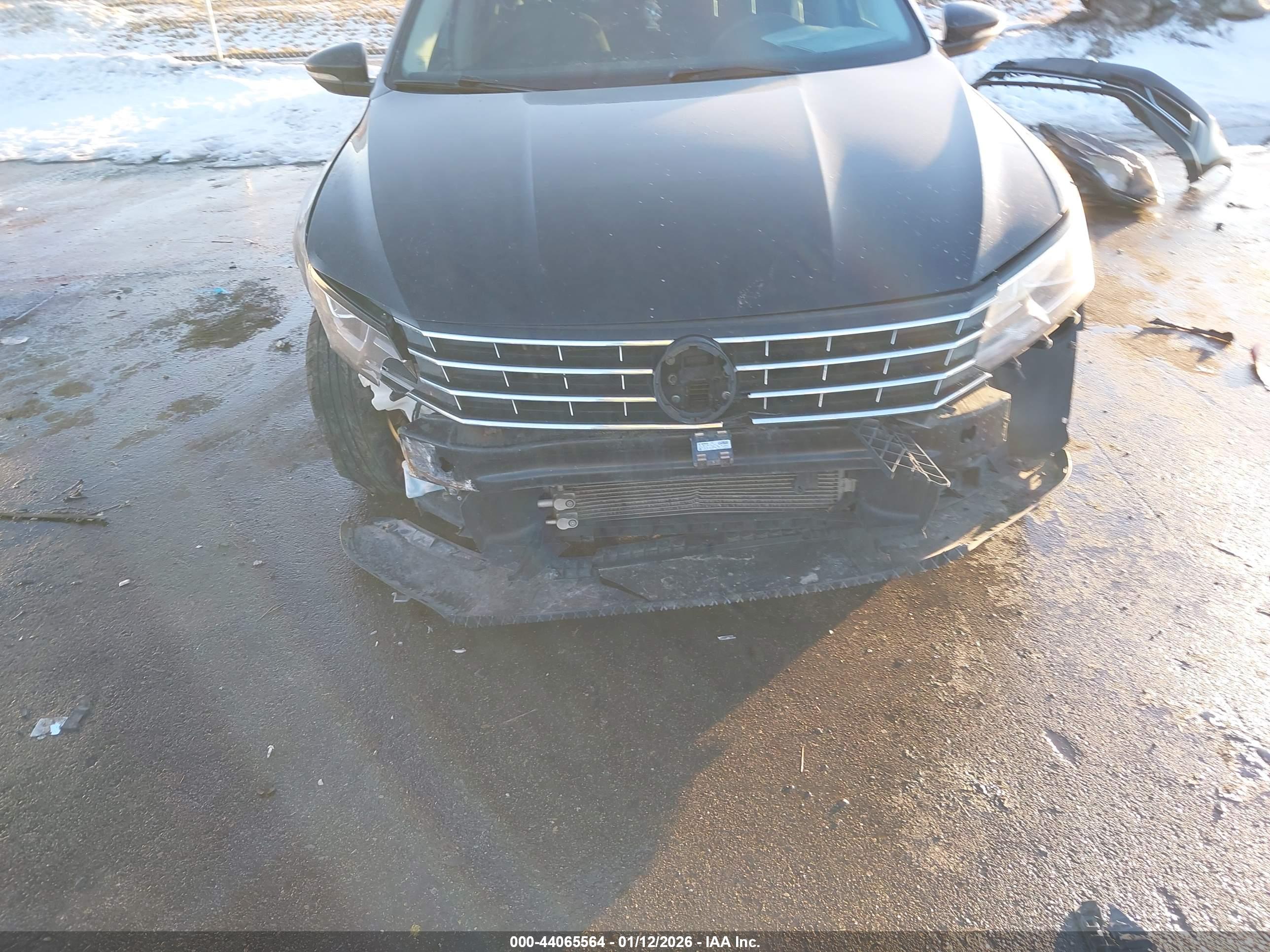 VOLKSWAGEN PASSAT image 6