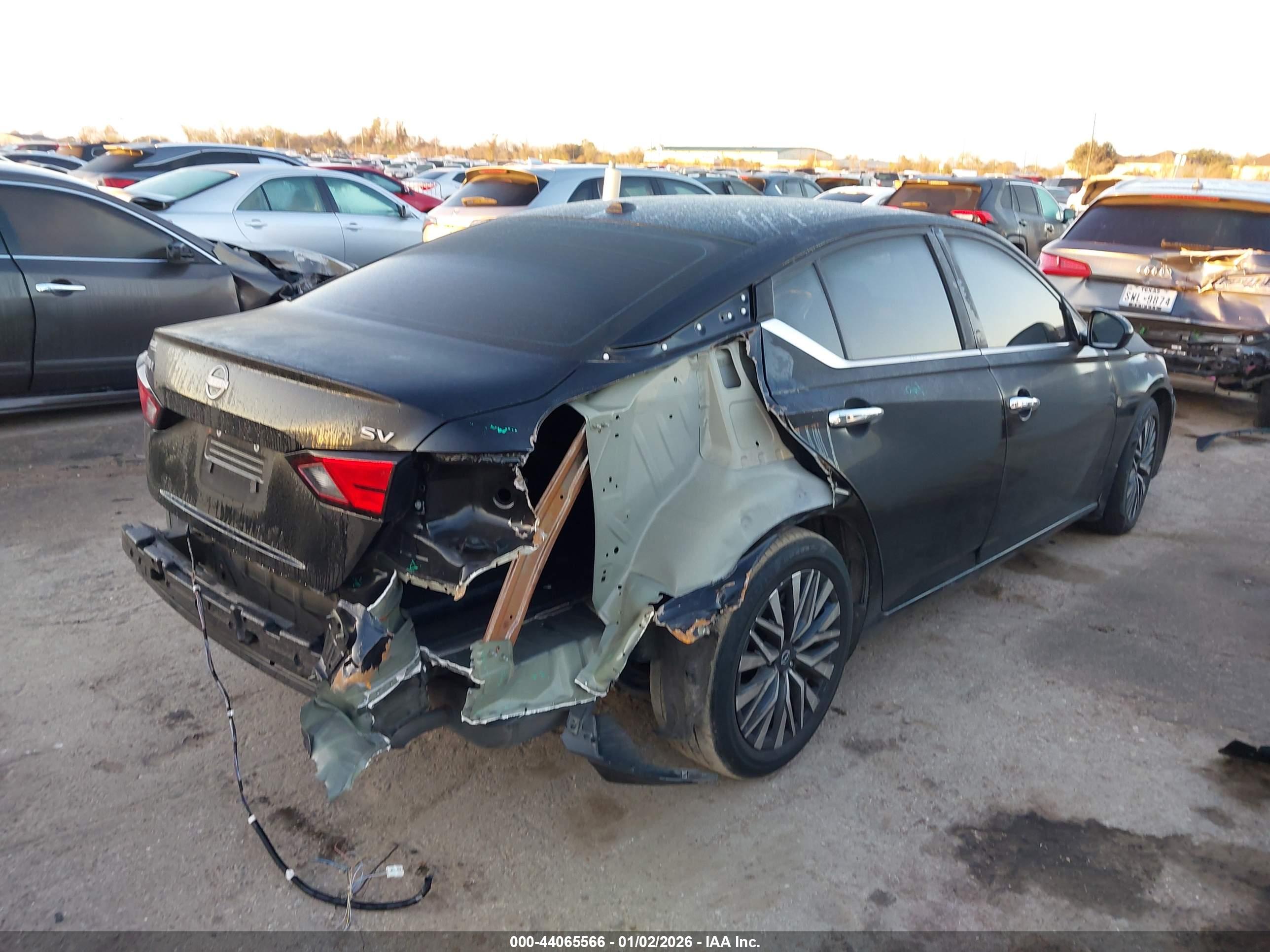 NISSAN ALTIMA image 4