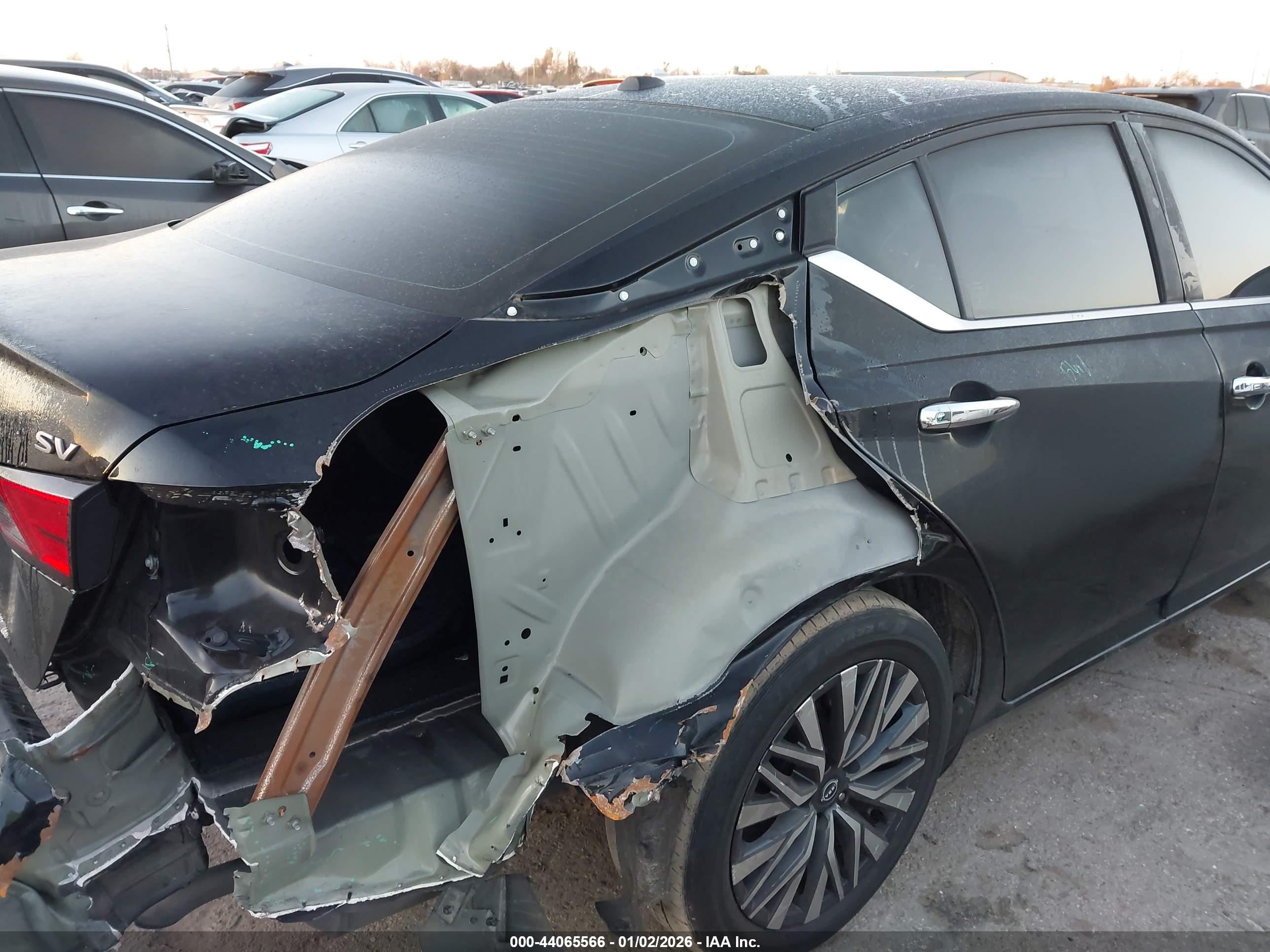 NISSAN ALTIMA image 6