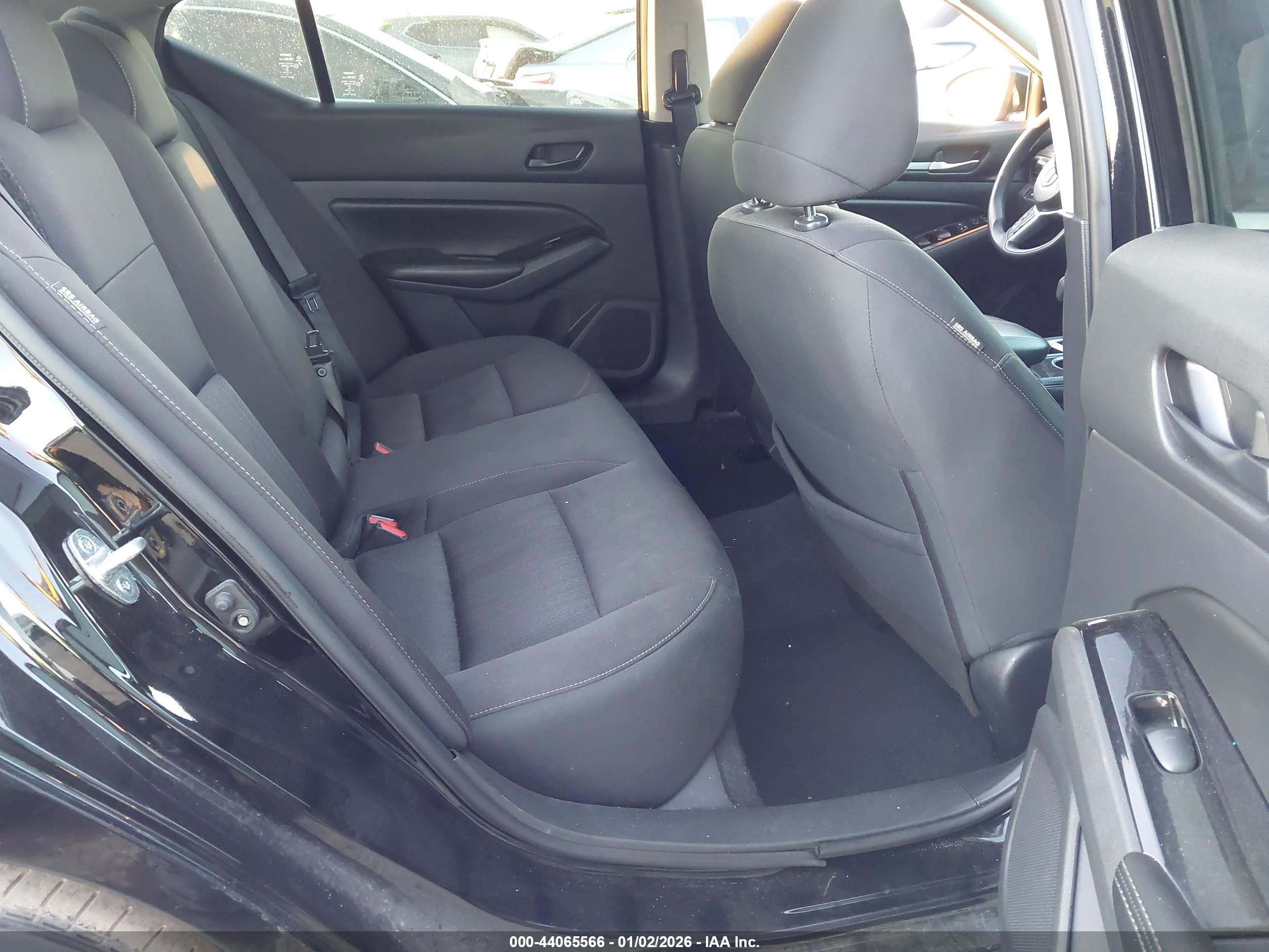 NISSAN ALTIMA image 8