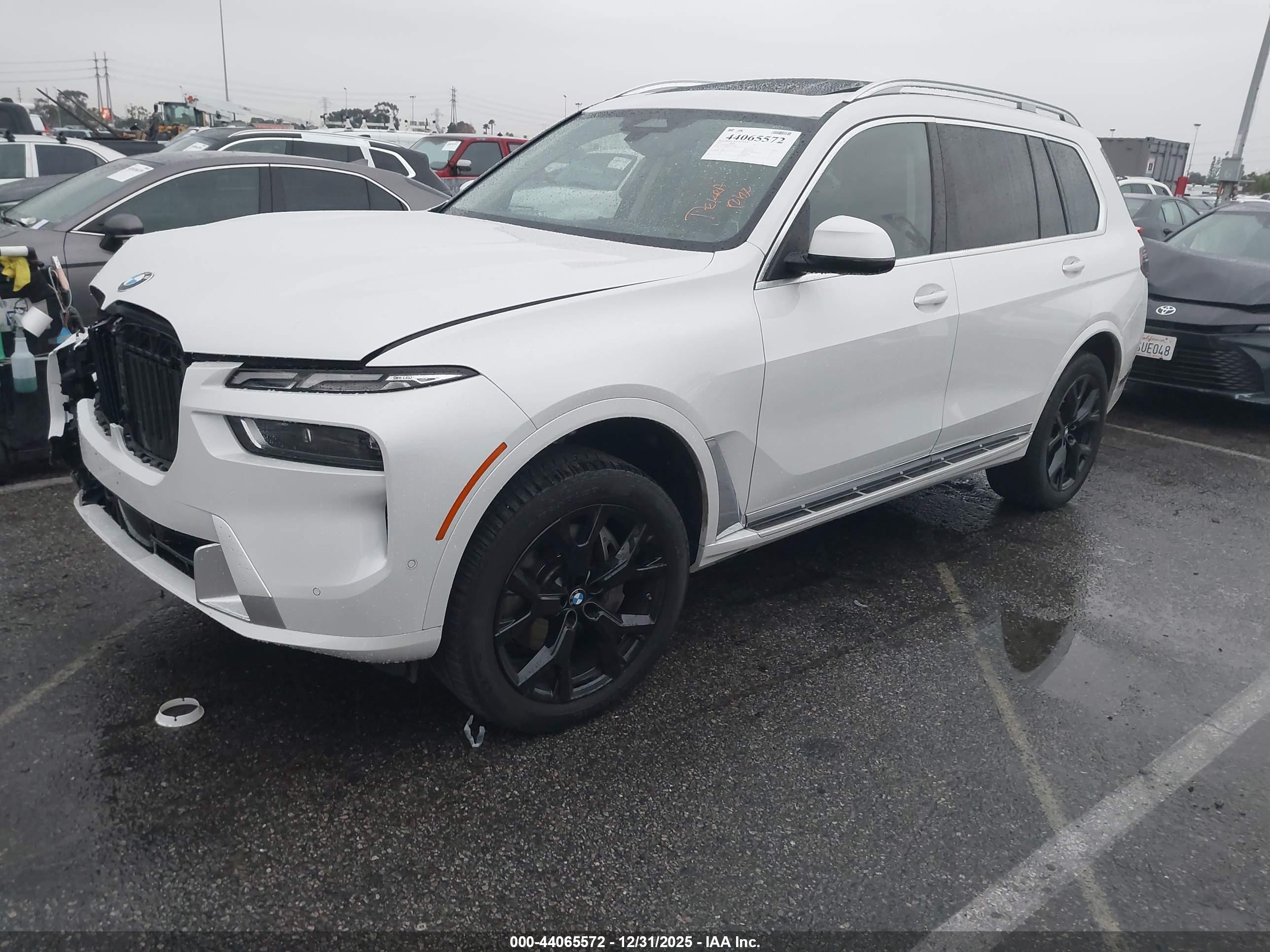 BMW X7 image 2