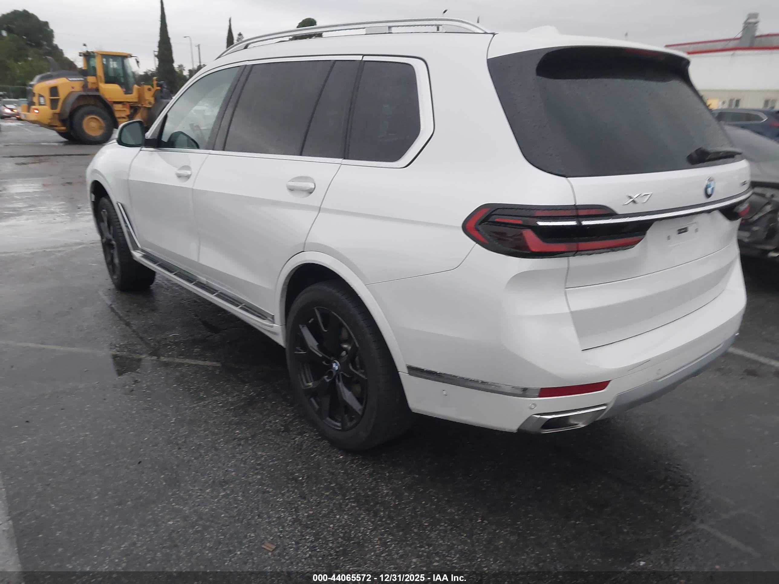BMW X7 image 3